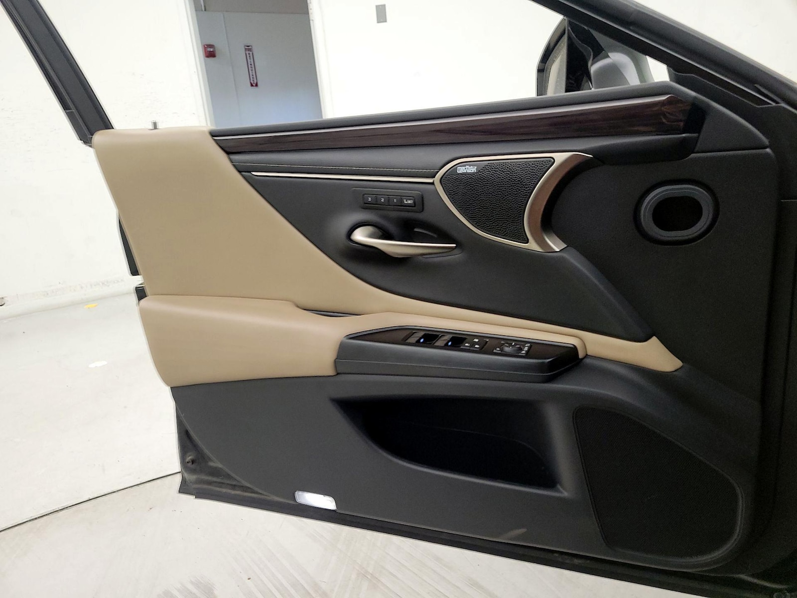 2020 Lexus ES Hybrid 300h - Photo 13