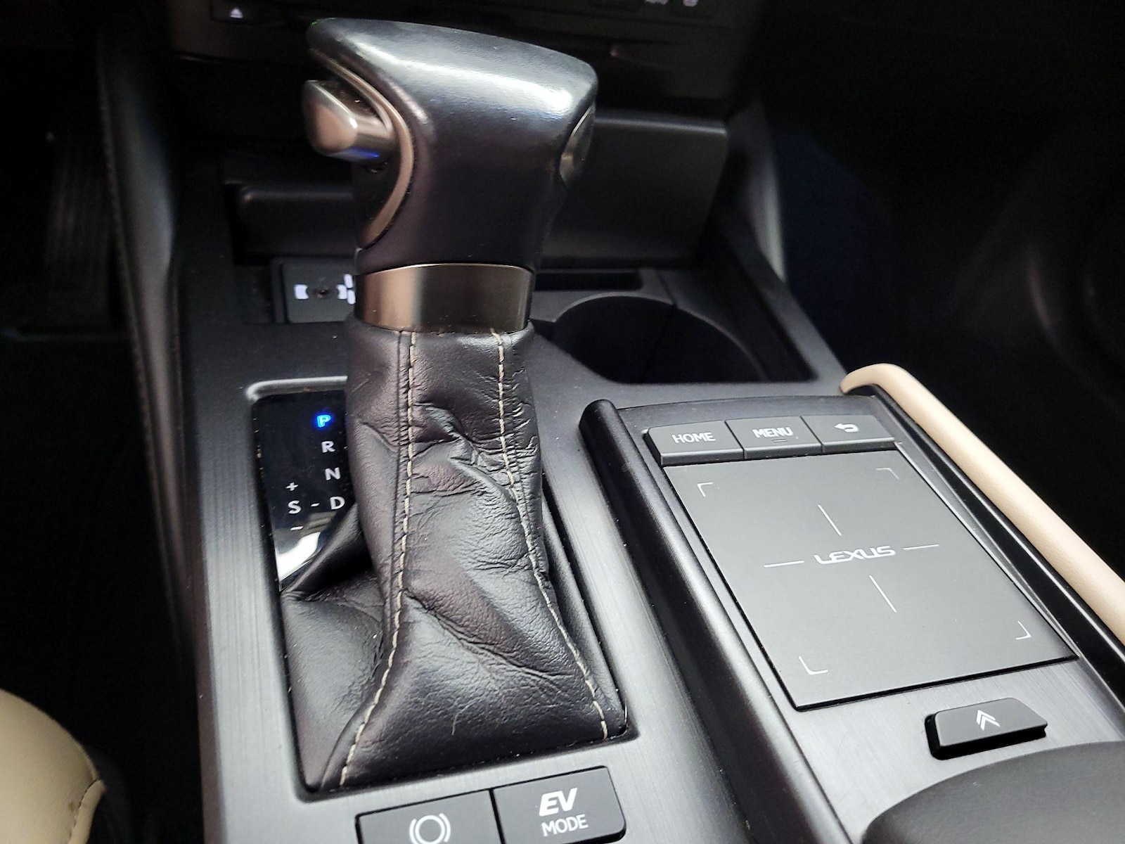 2020 Lexus ES Hybrid 300h - Photo 18