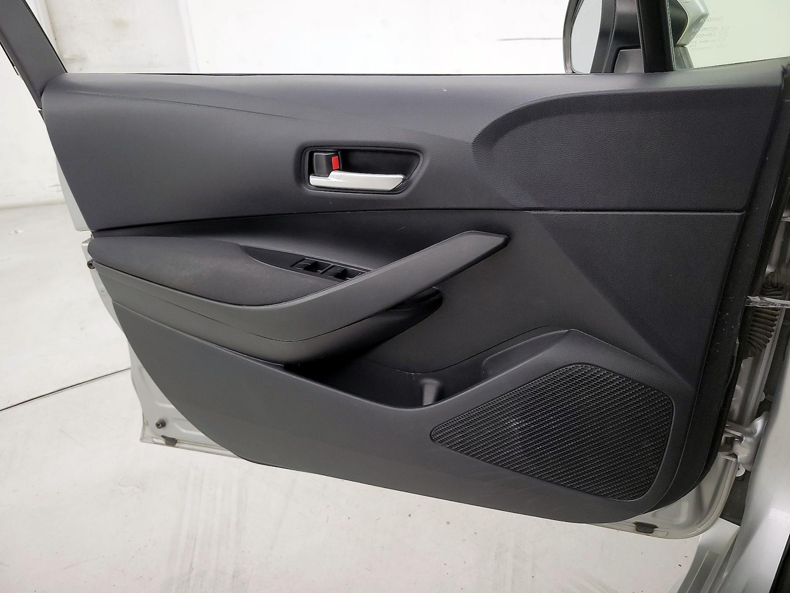 2020 Toyota Corolla LE - Photo 13