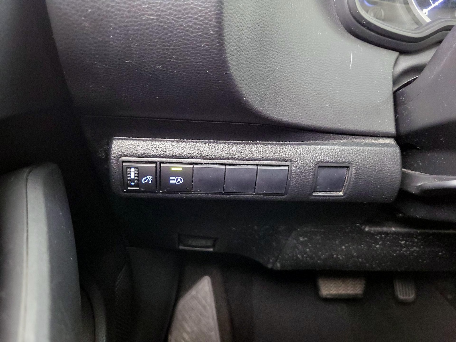 2020 Toyota Corolla LE - Photo 14