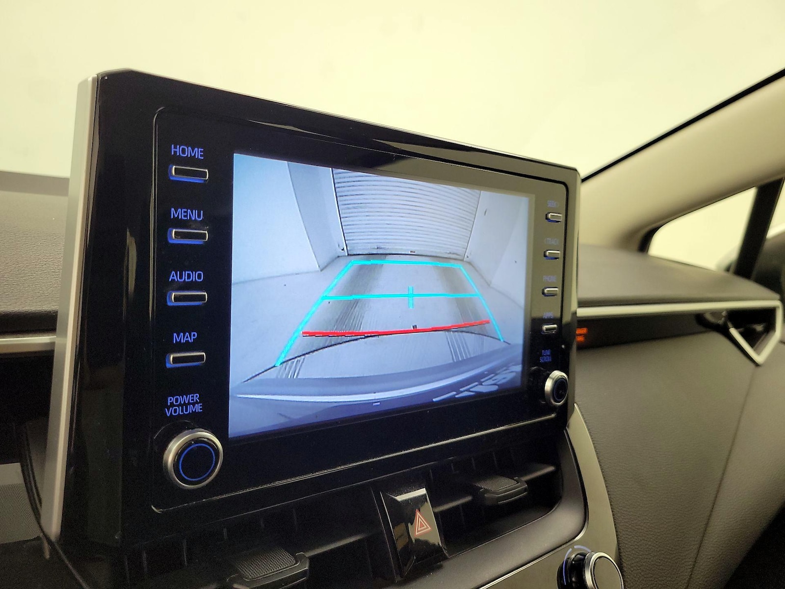 2020 Toyota Corolla LE - Photo 15