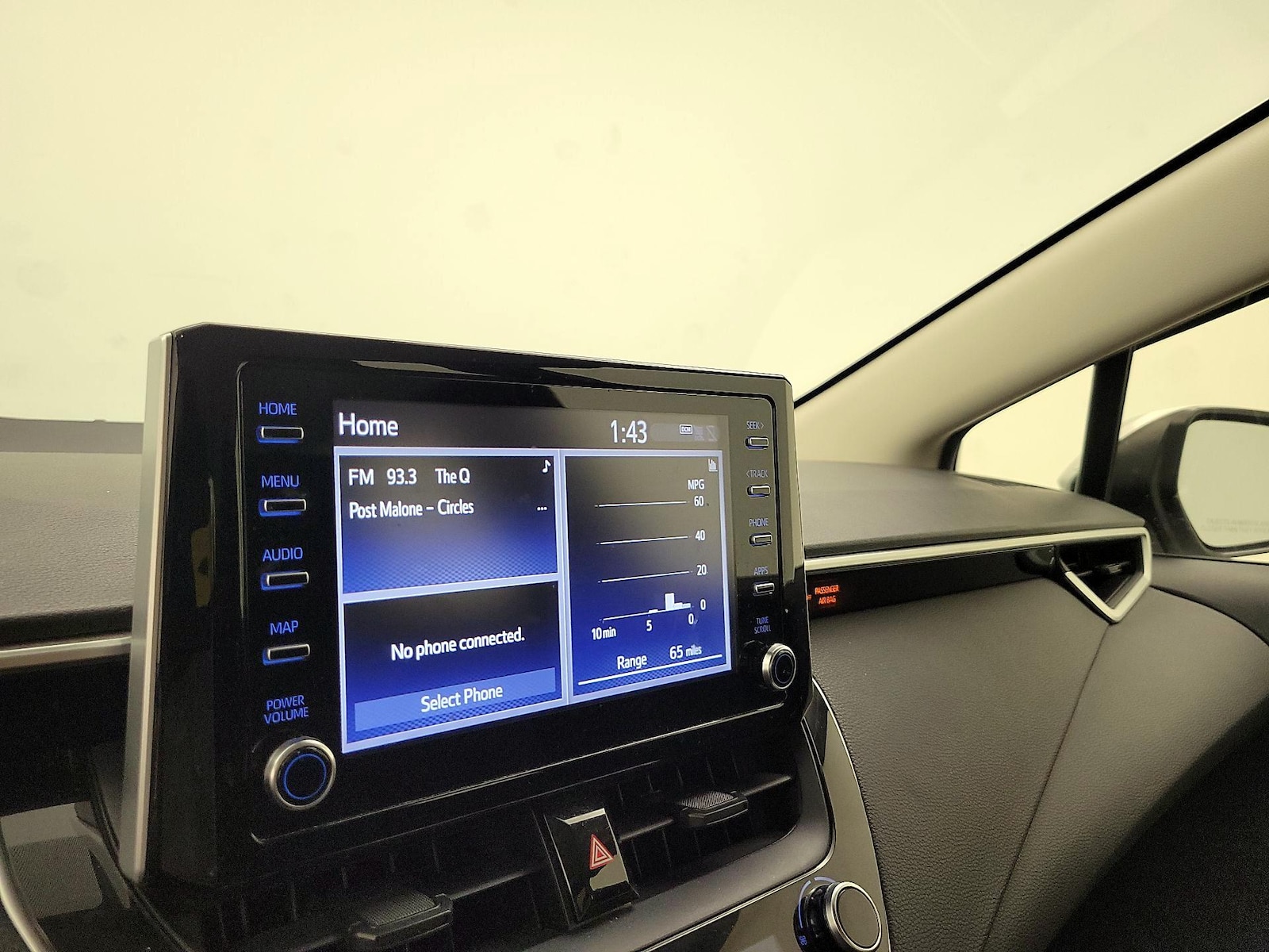 2020 Toyota Corolla LE - Photo 16