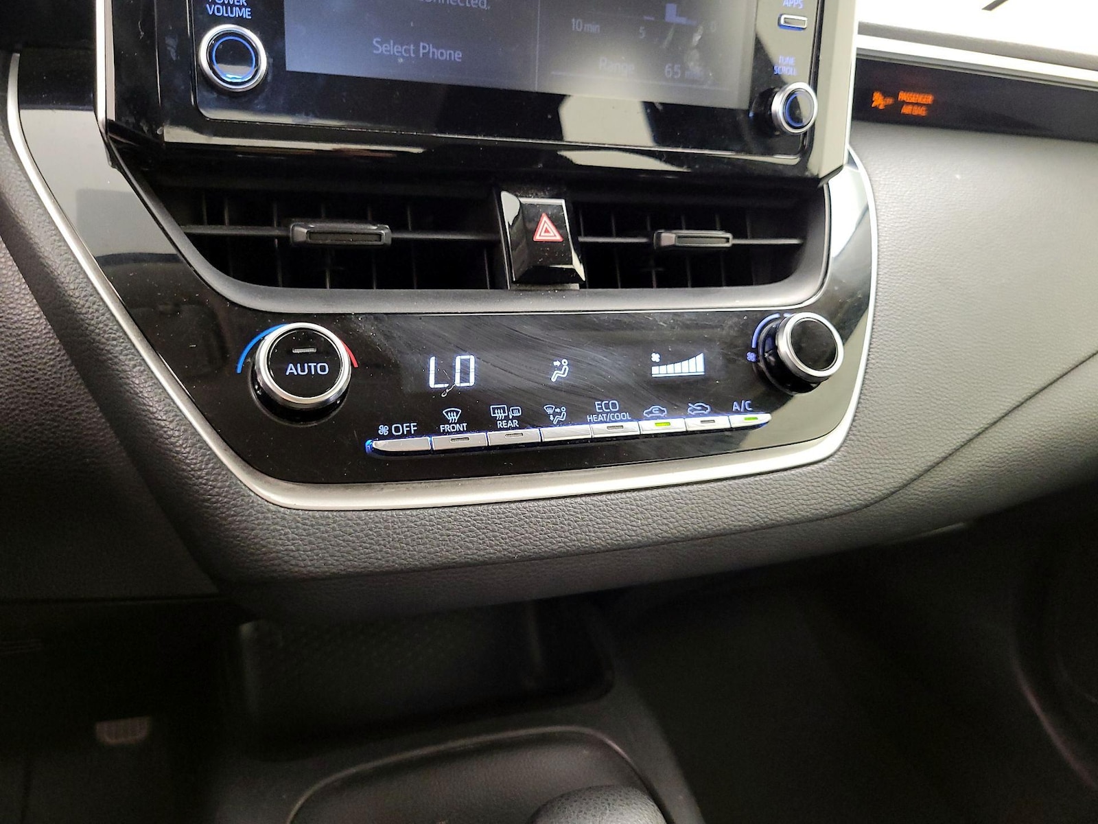 2020 Toyota Corolla LE - Photo 17