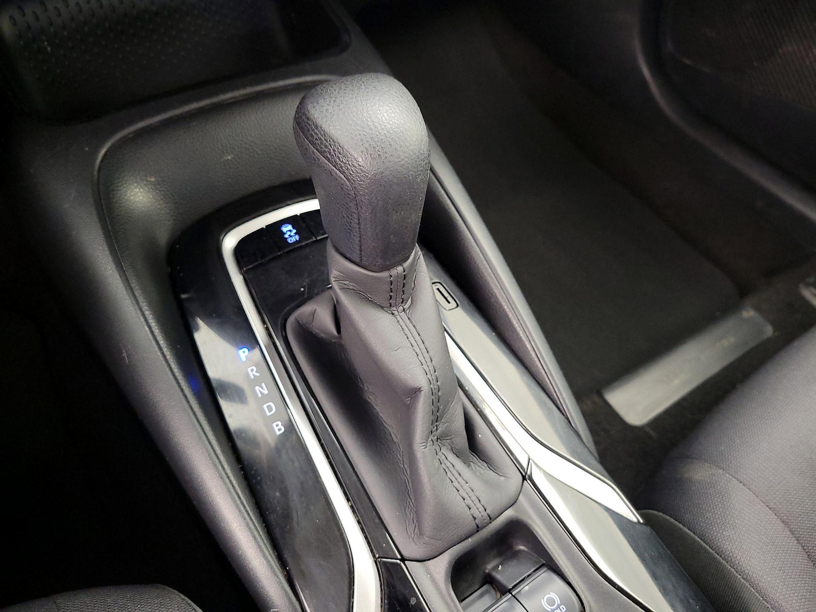 2020 Toyota Corolla LE - Photo 18