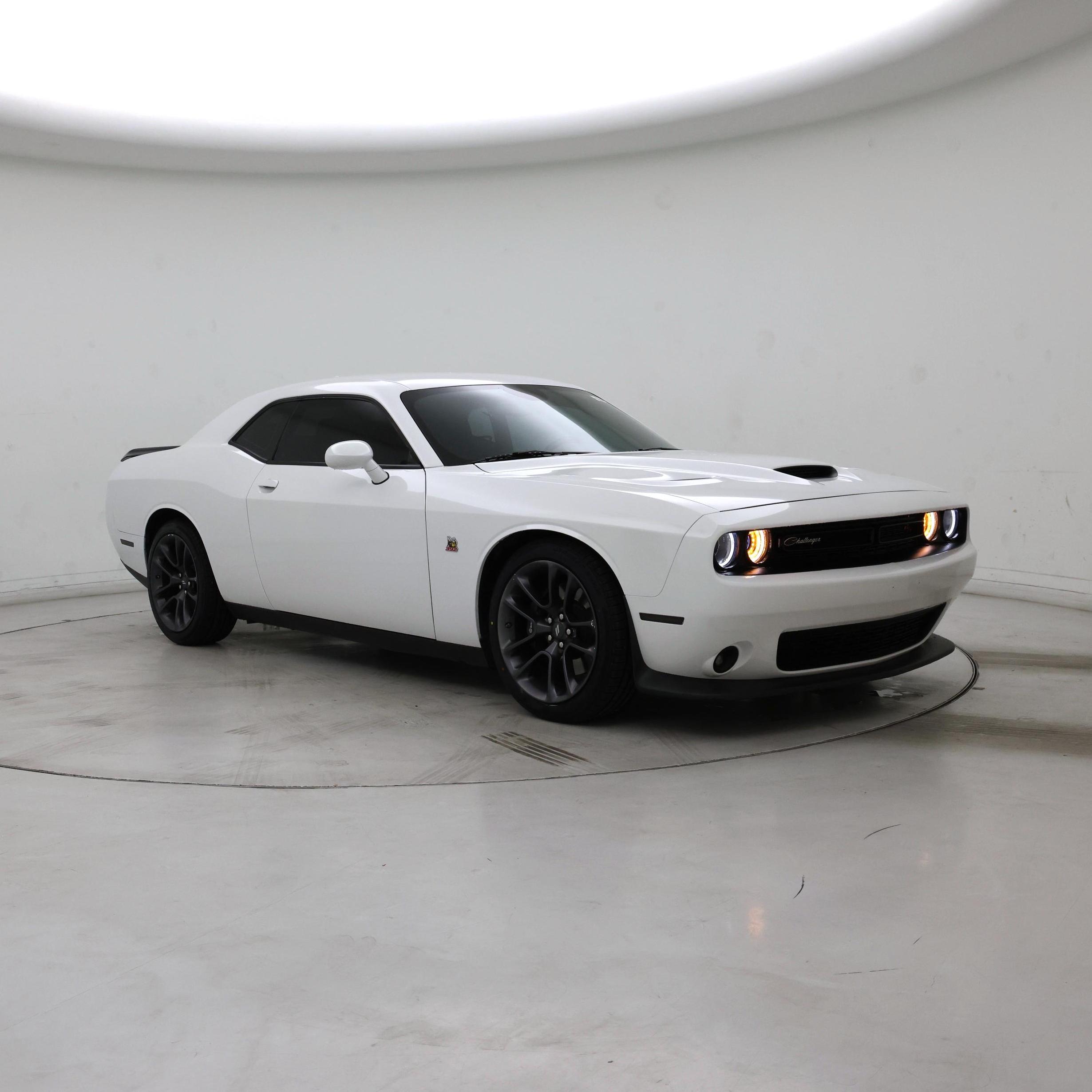 White 2023 Dodge Challenger Coupe Rear-Wheel Drive Automatic