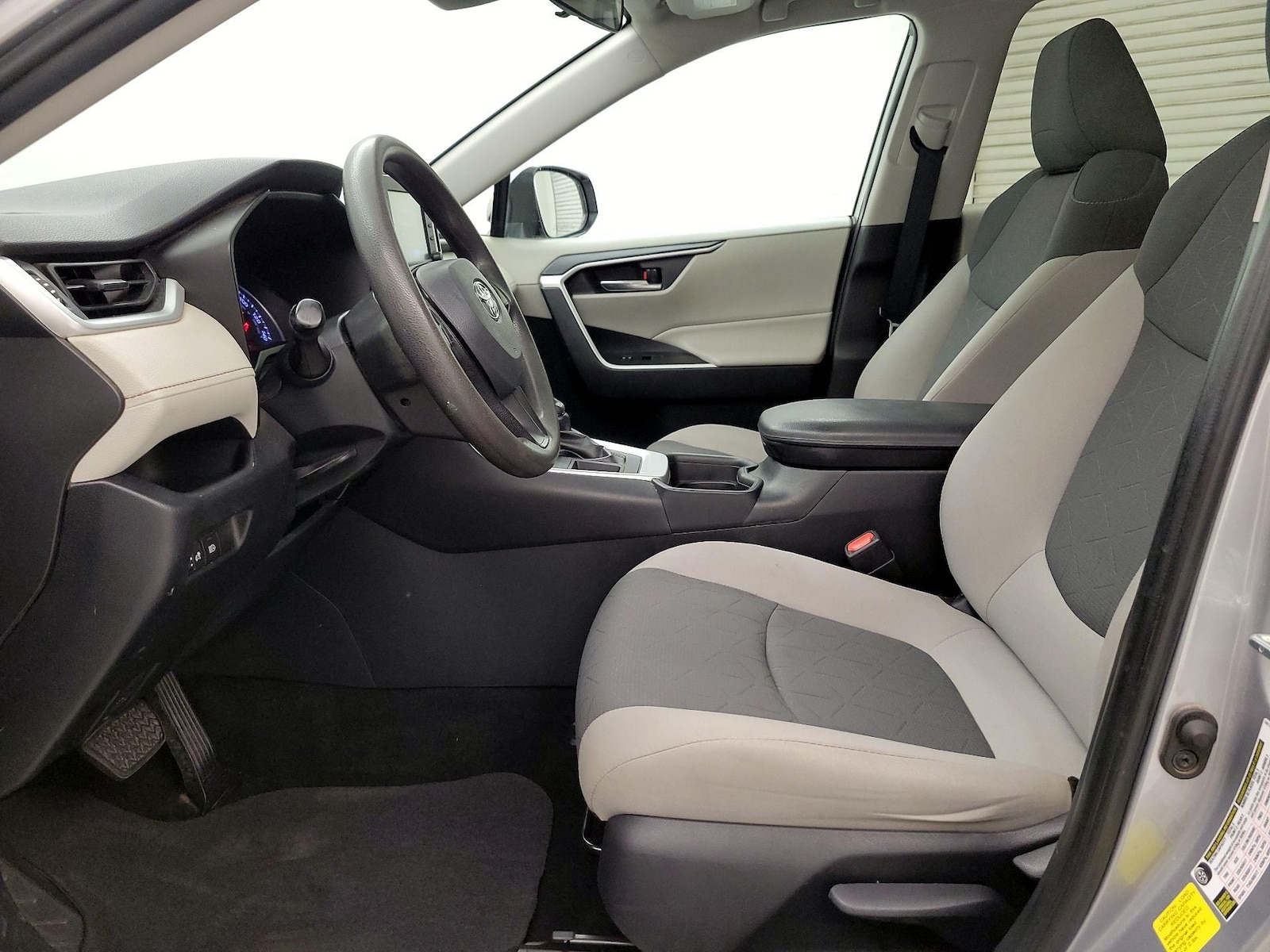 2019 Toyota RAV4 XLE - Photo 12
