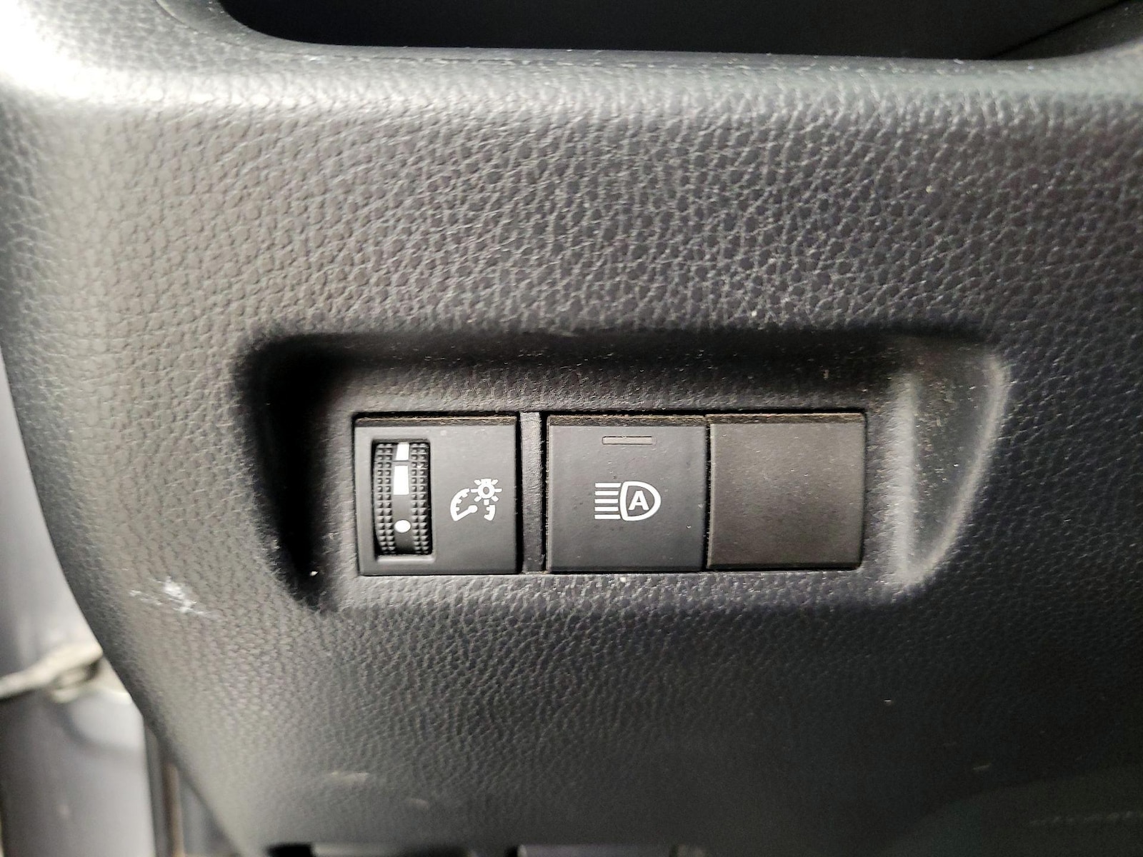 2019 Toyota RAV4 XLE - Photo 14