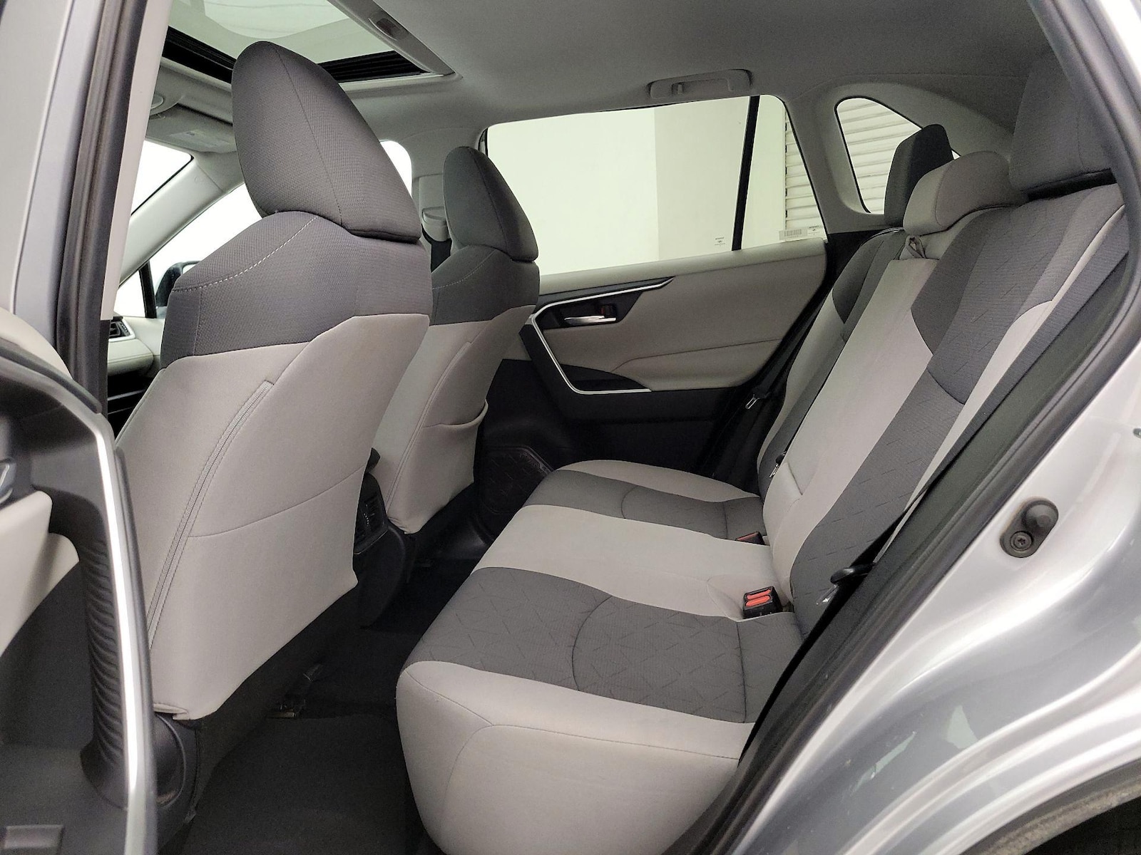 2019 Toyota RAV4 XLE - Photo 21