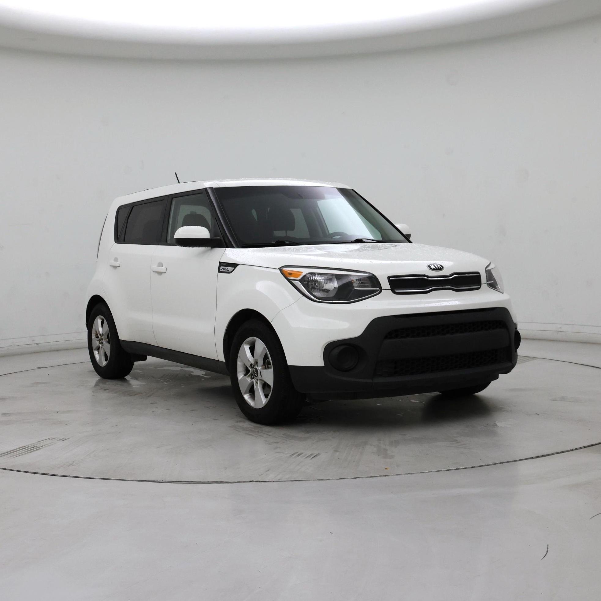 White 2019 Kia Soul Wagon  Automatic