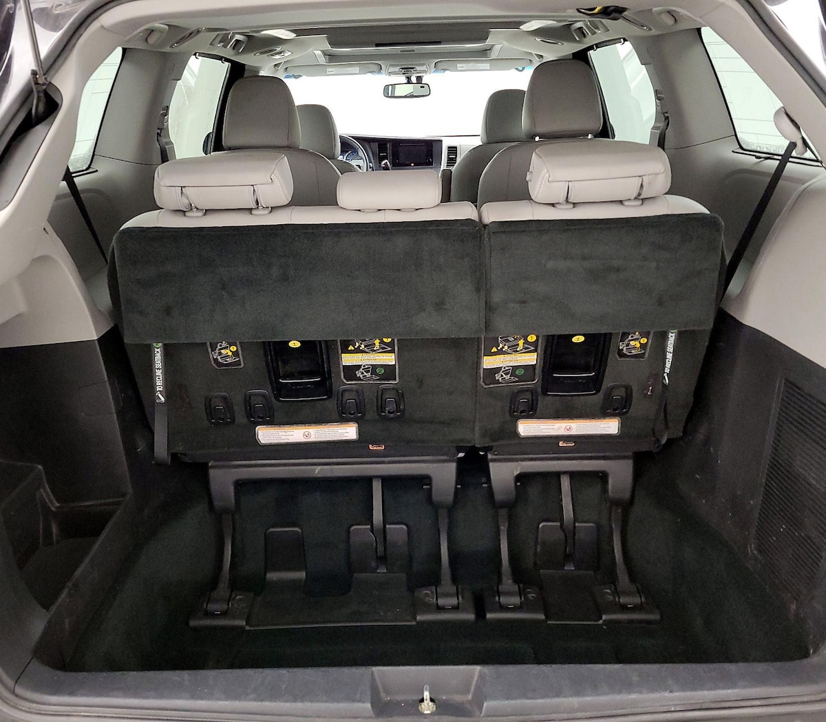 Trunk/Cargo (Seats Up)