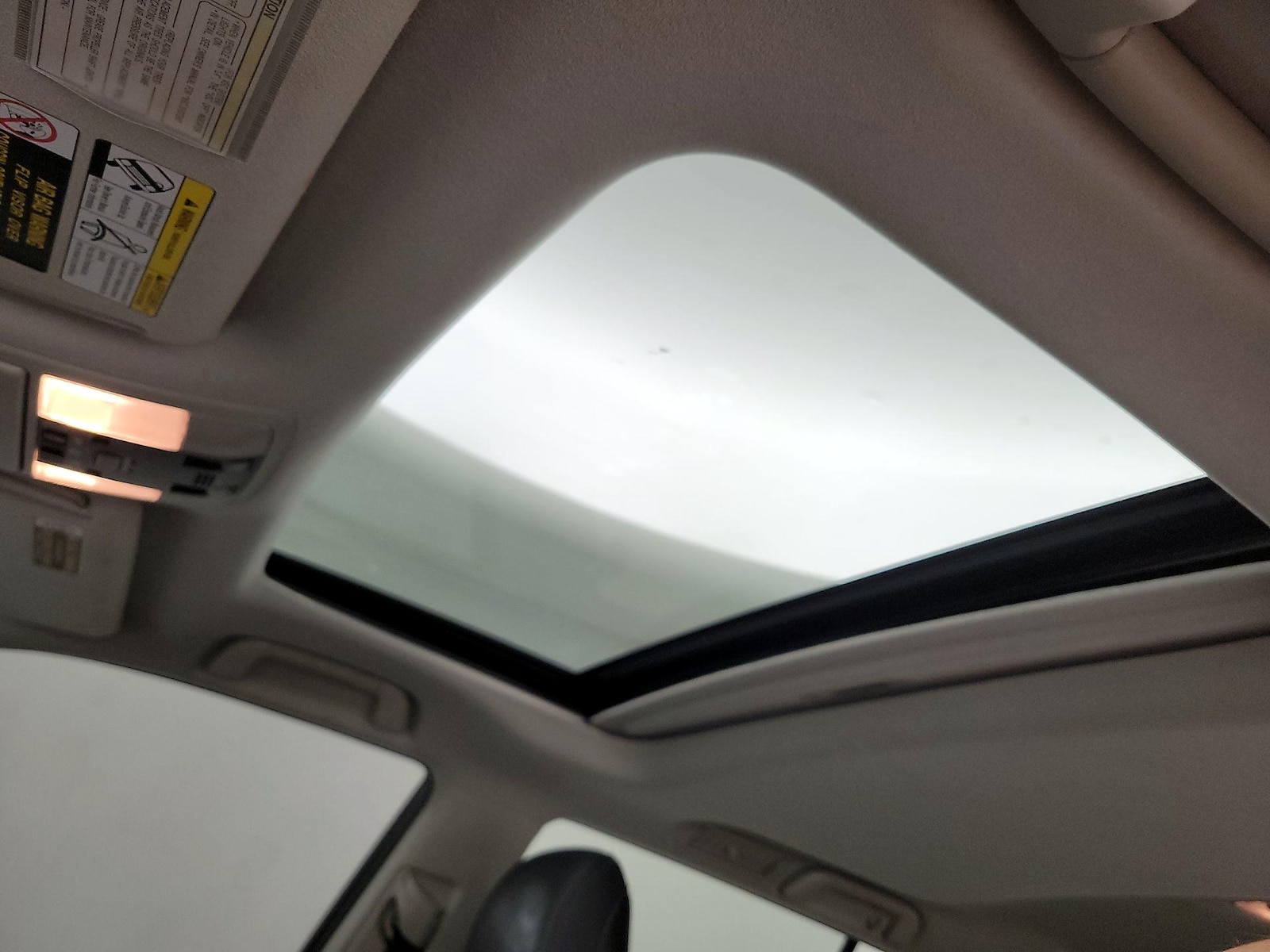 Sunroof(s) & Overhead Airbags