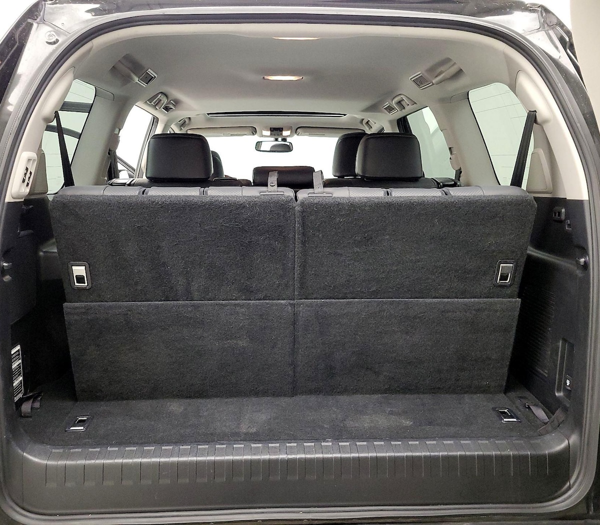 Trunk/Cargo (Seats Up)