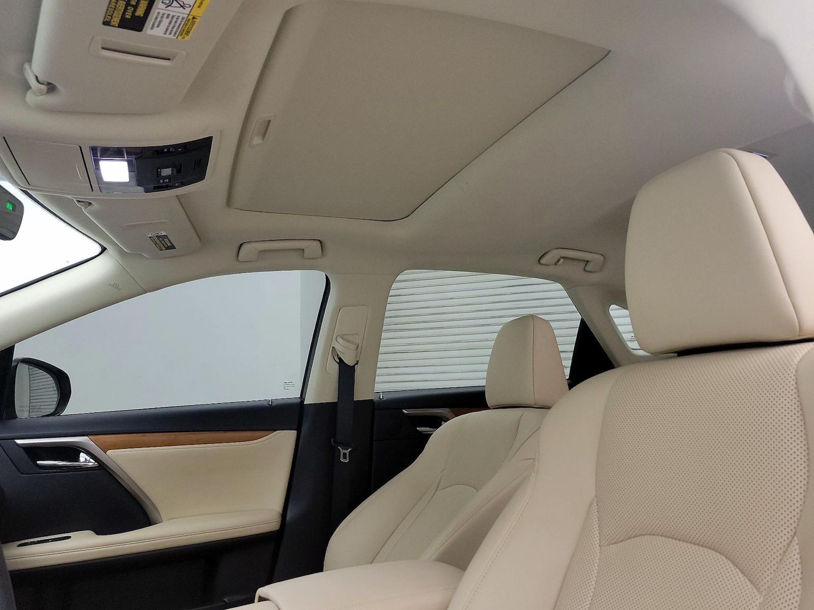 Sunroof(s) & Overhead Airbags