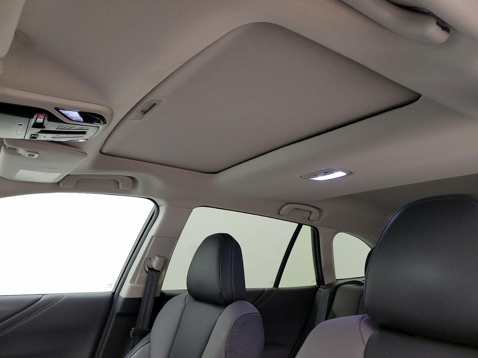 Sunroof(s) & Overhead Airbags