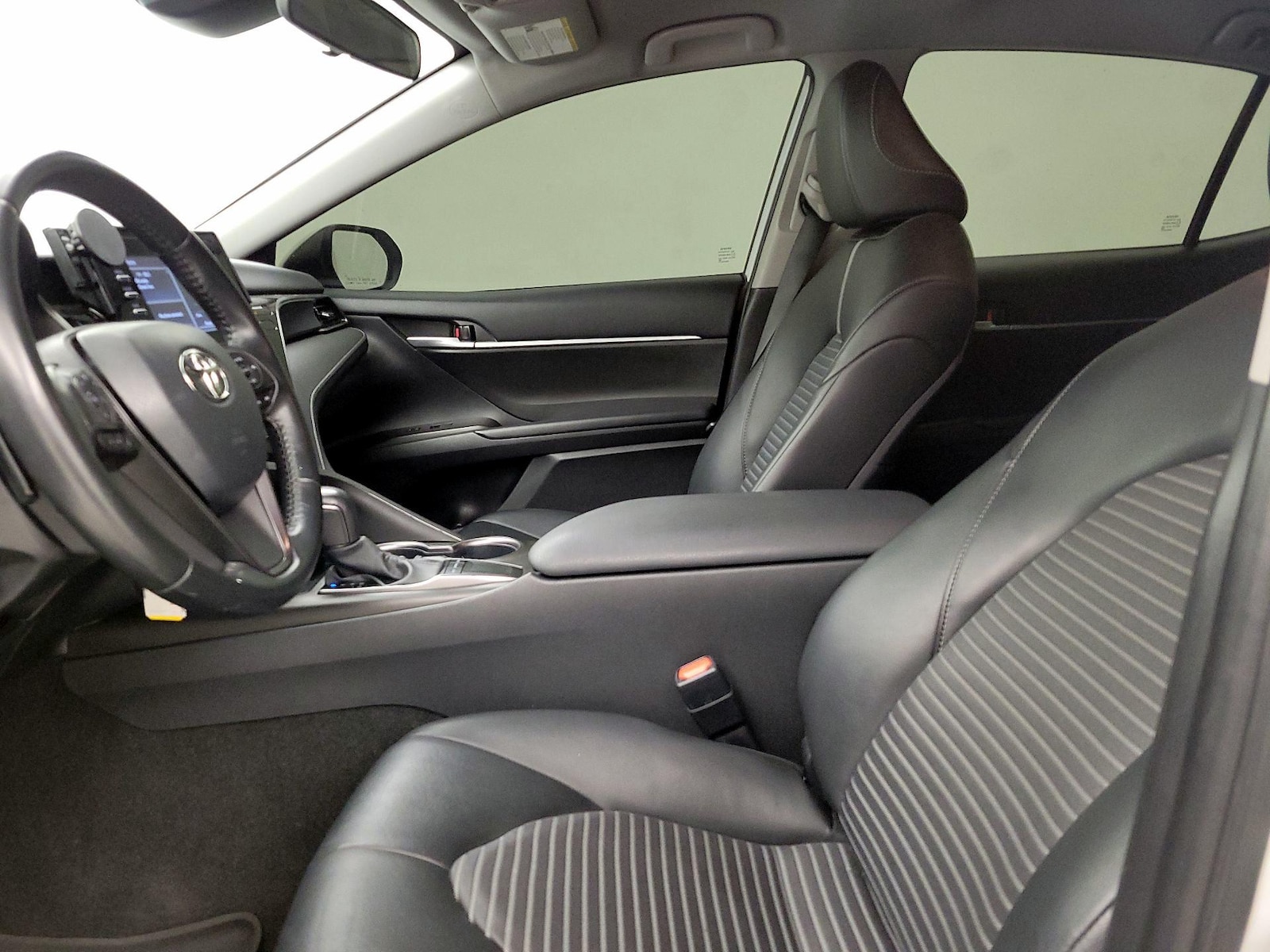 Power Seat(s) & Side Airbags