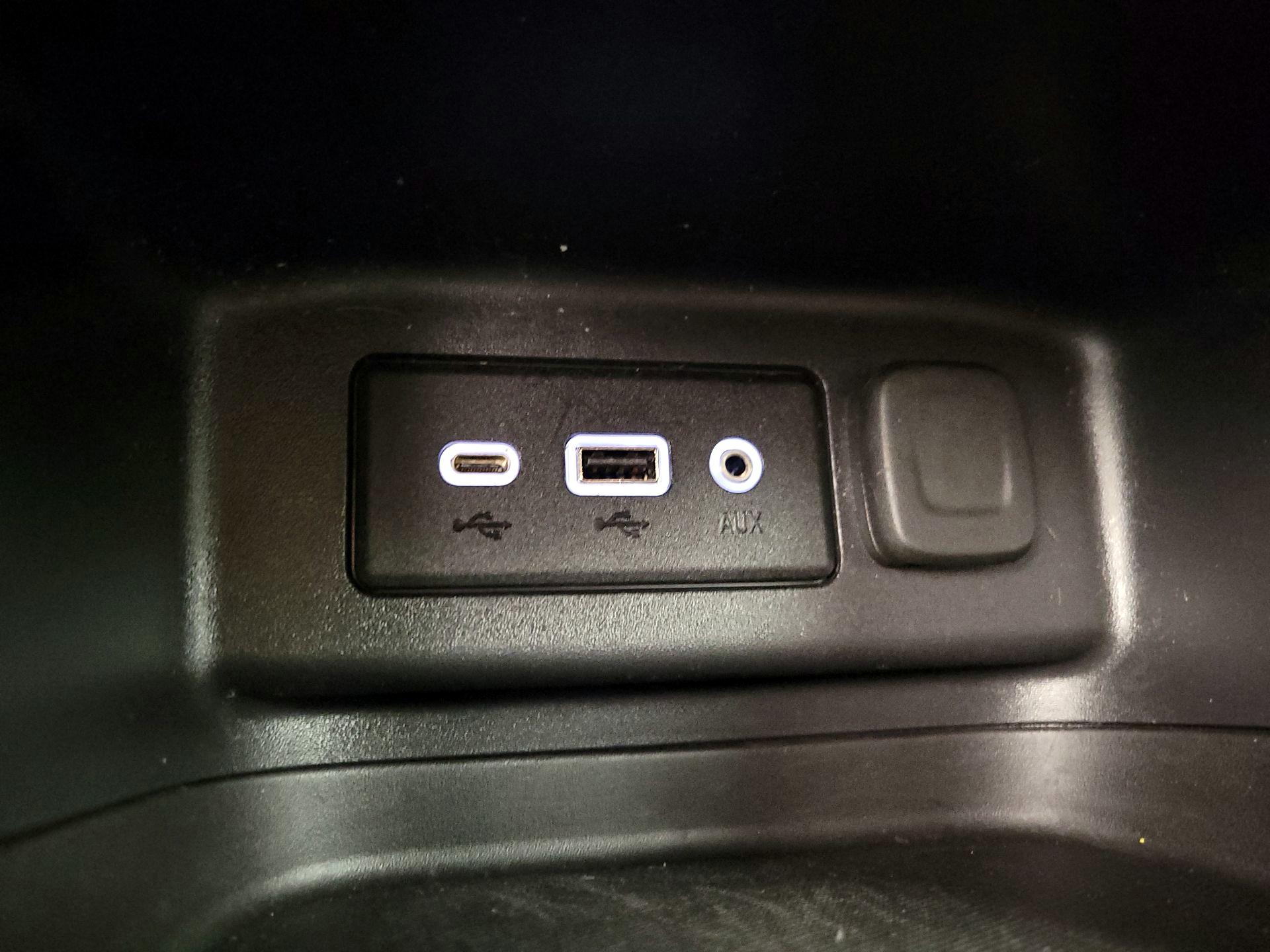 Thumbnail: 2021 Chevrolet Equinox - 18