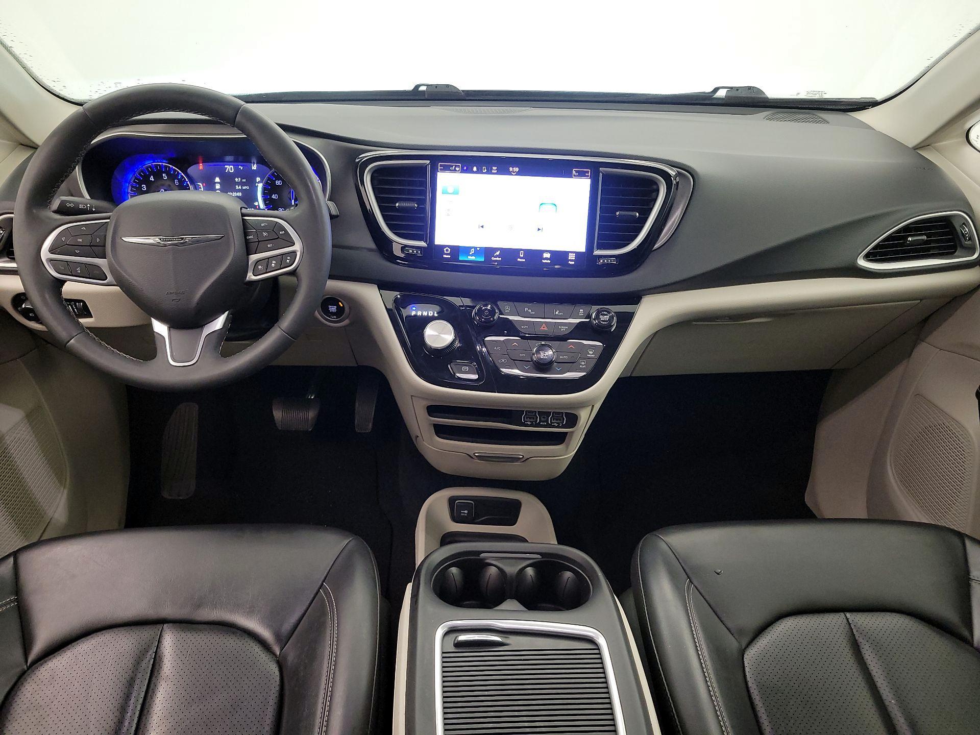Thumbnail: 2023 Chrysler Pacifica - 9
