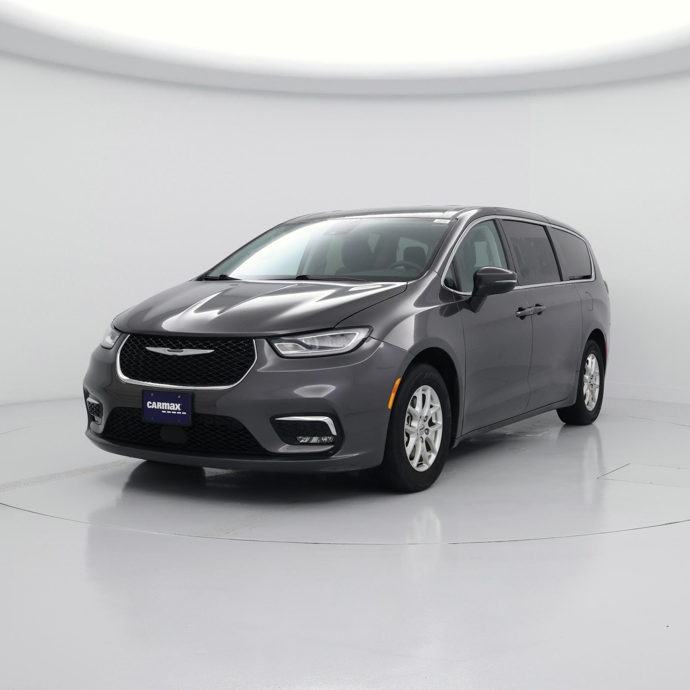 Thumbnail: 2023 Chrysler Pacifica - 4