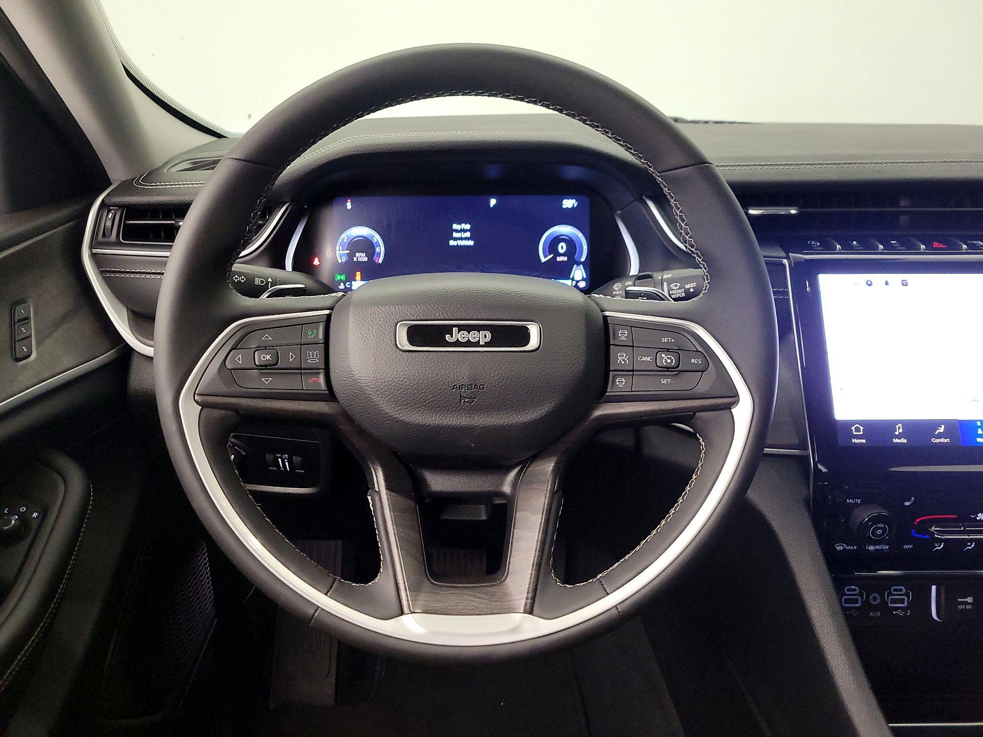 Thumbnail: 2023 Jeep Grand Cherokee - 10