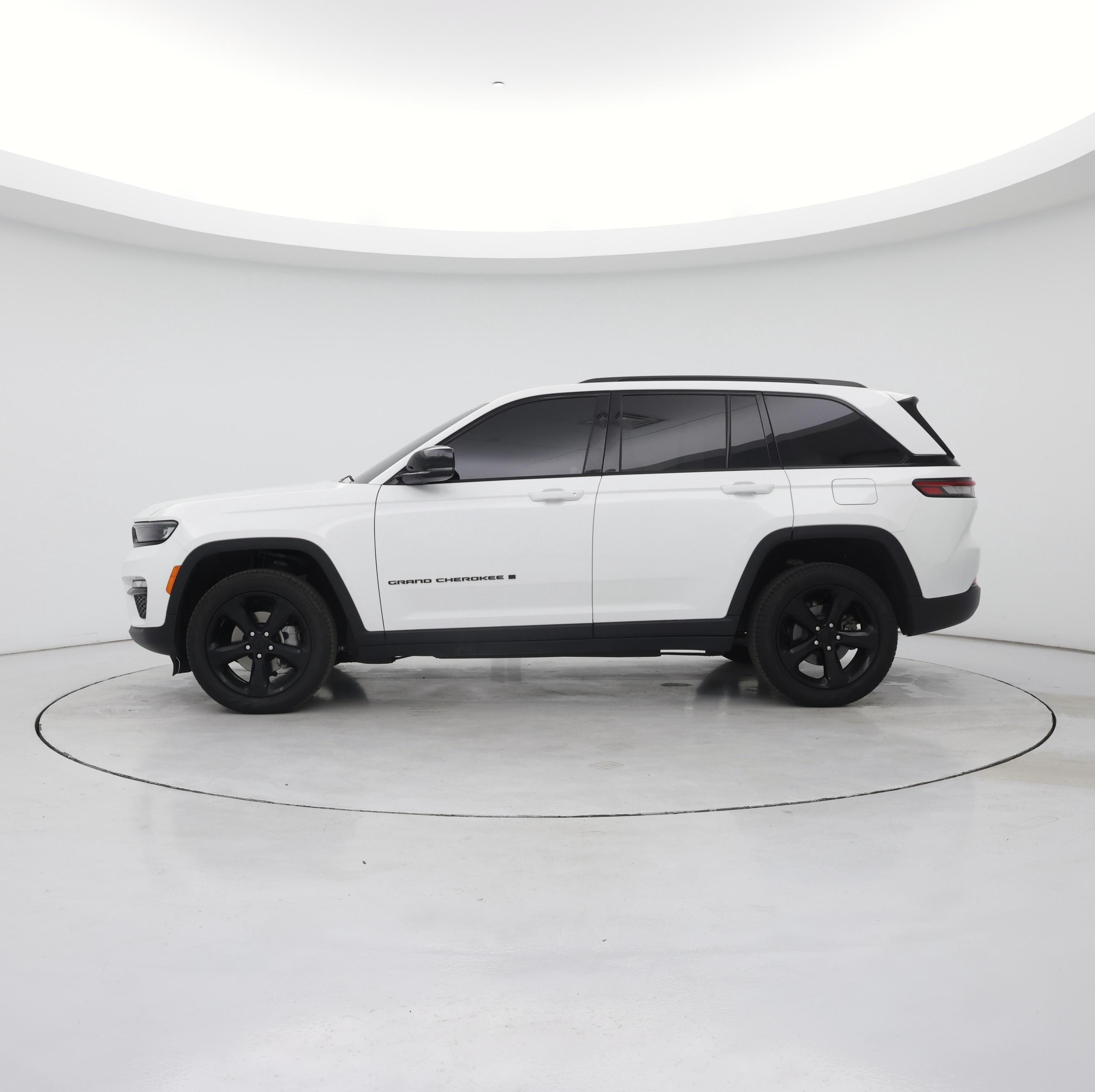Thumbnail: 2023 Jeep Grand Cherokee - 3