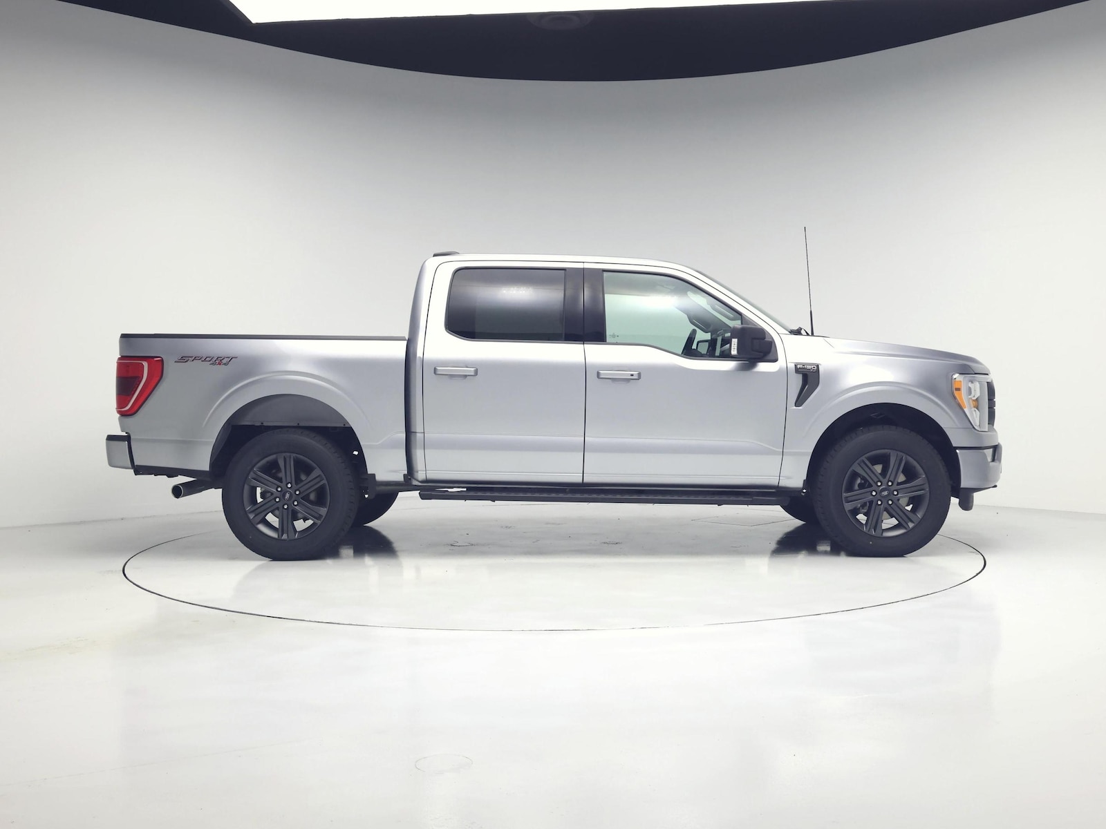 2023 Ford F-150 XLT - Photo 8