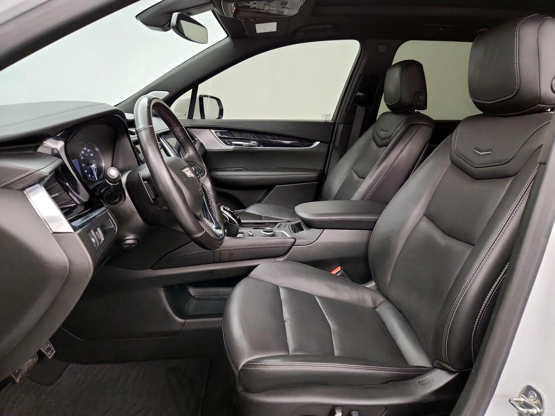 Thumbnail: 2022 Cadillac XT6 - 11
