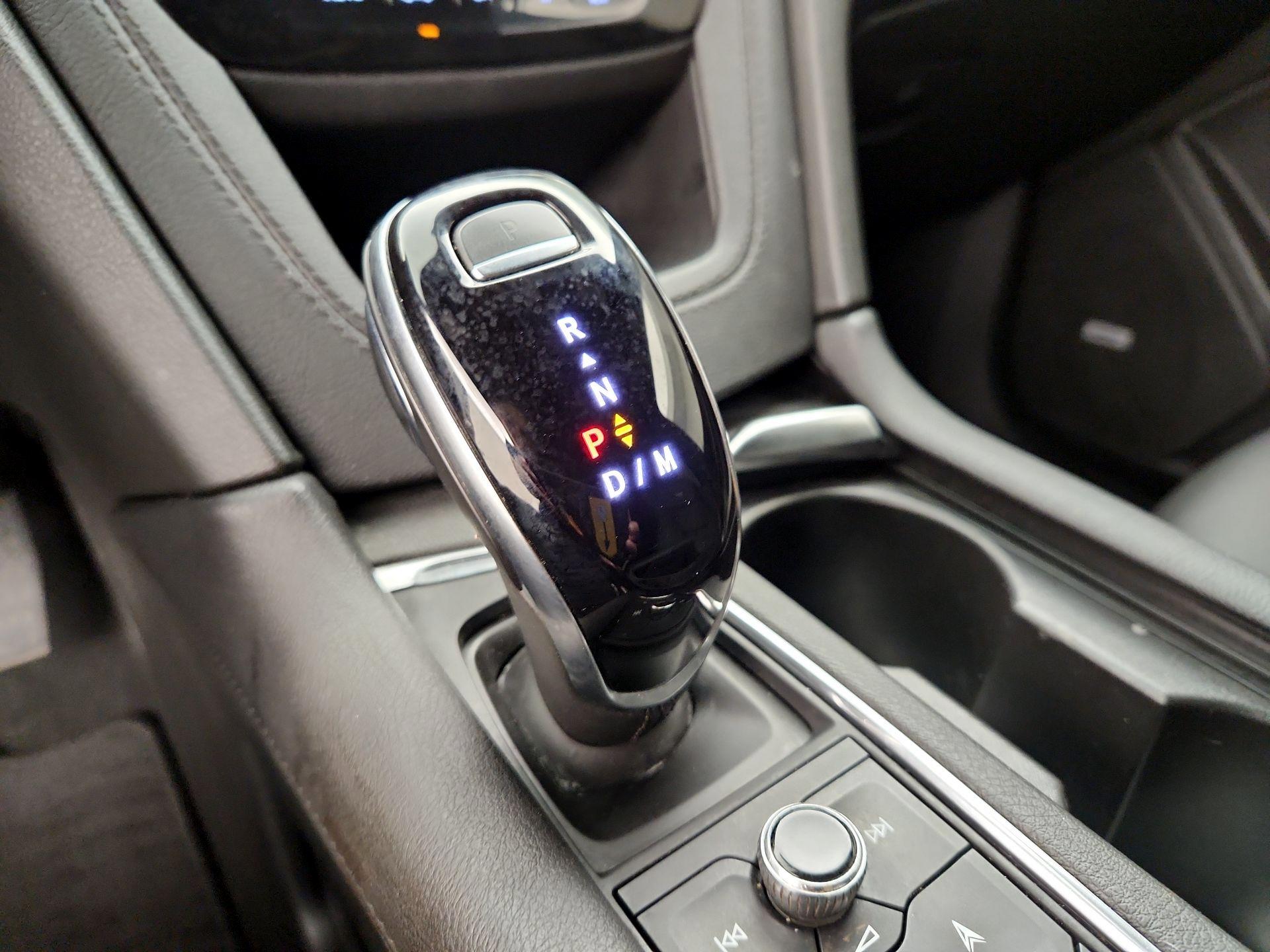 Thumbnail: 2022 Cadillac XT6 - 17