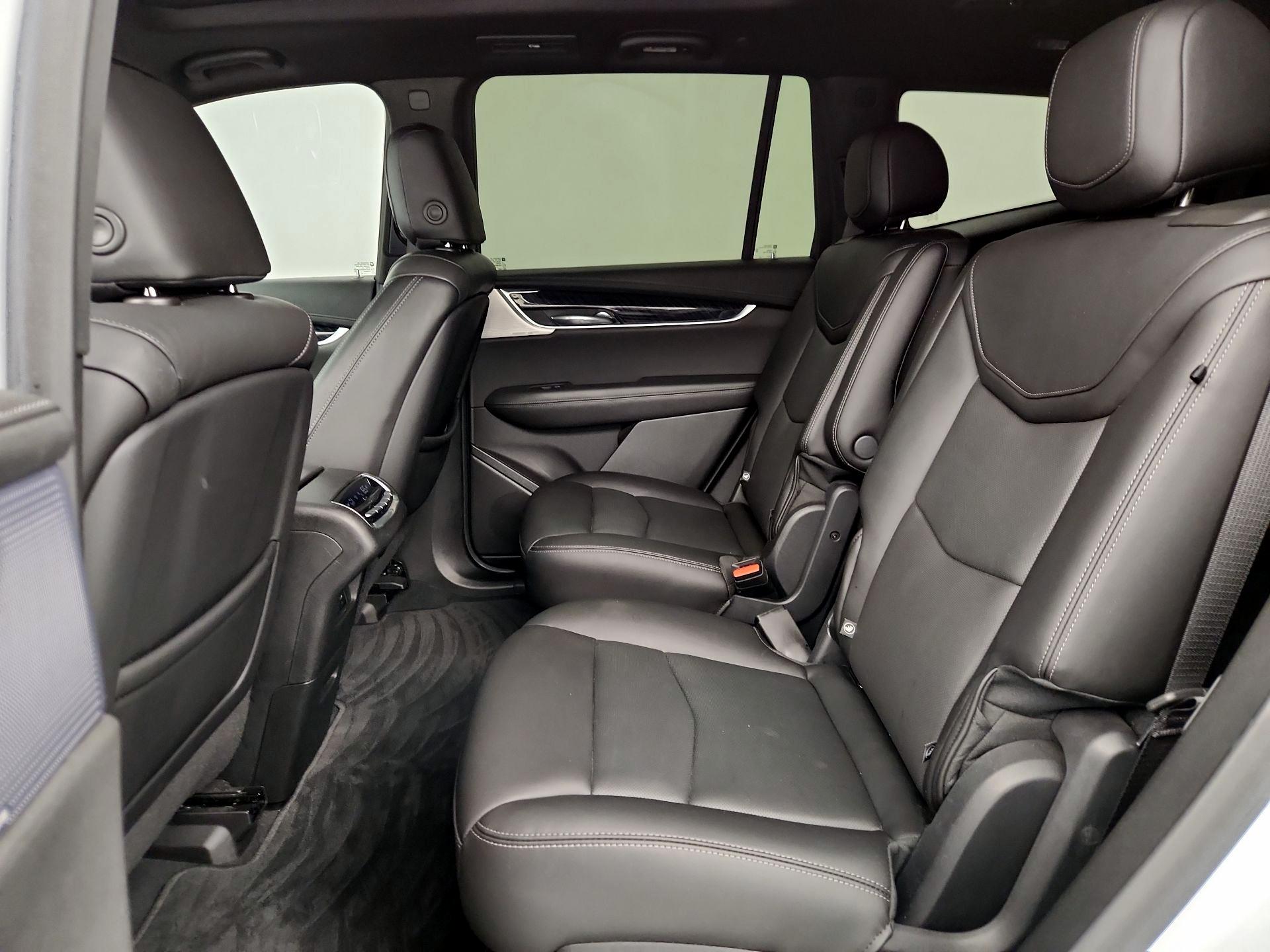 Thumbnail: 2022 Cadillac XT6 - 19