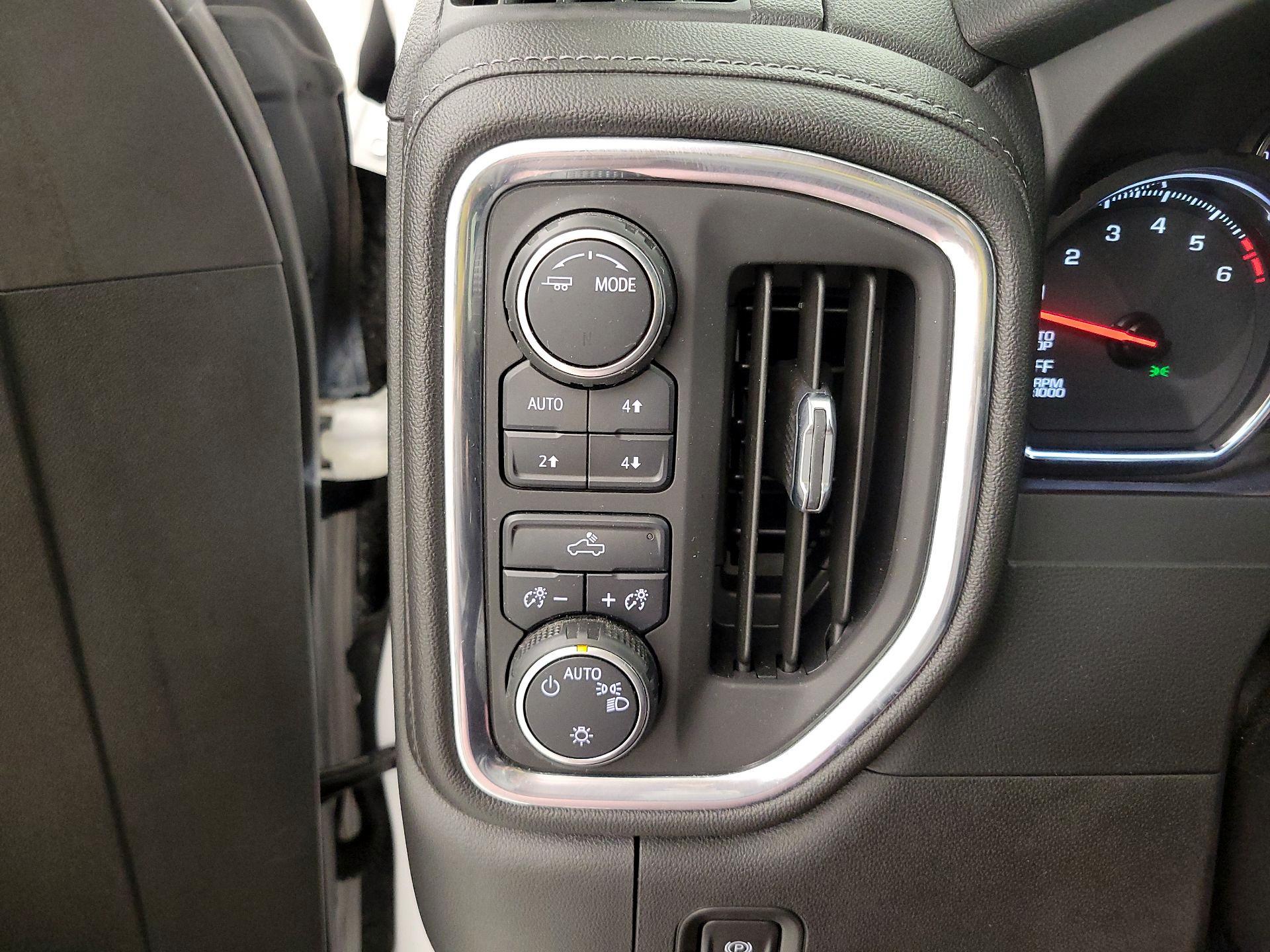 Thumbnail: 2021 Chevrolet Silverado 1500 - 13