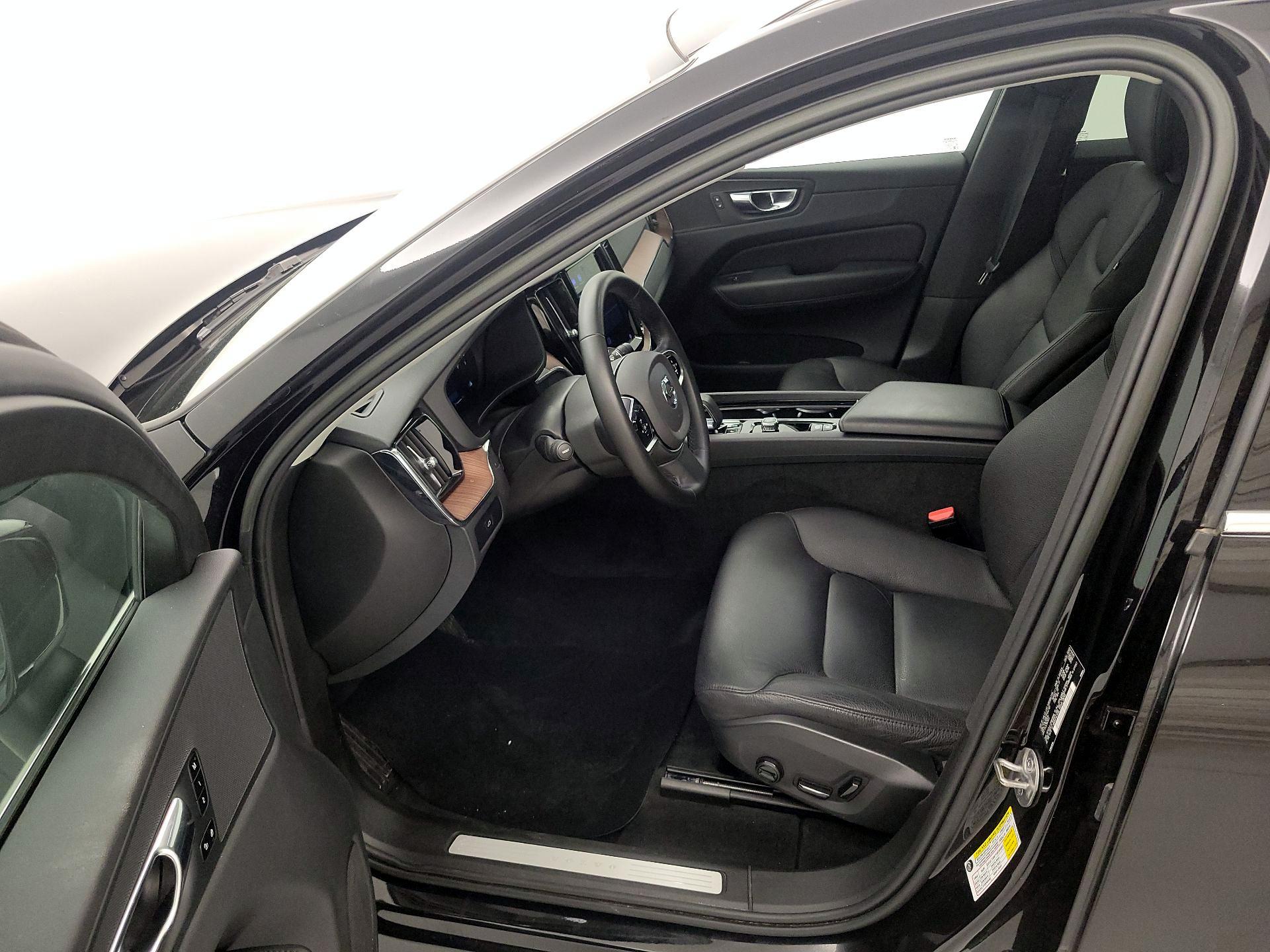 Thumbnail: 2023 Volvo XC60 - 11