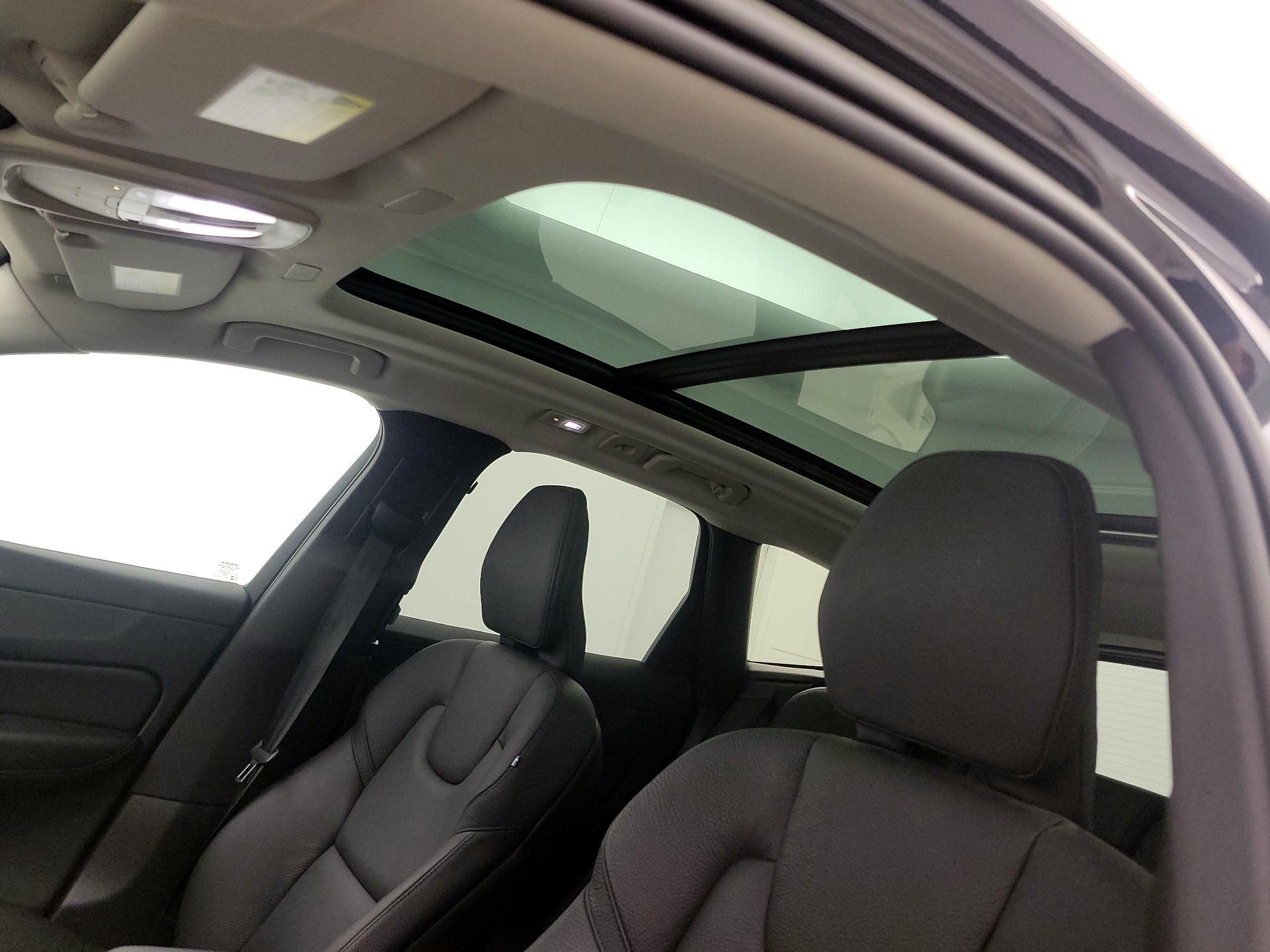 Thumbnail: 2023 Volvo XC60 - 19
