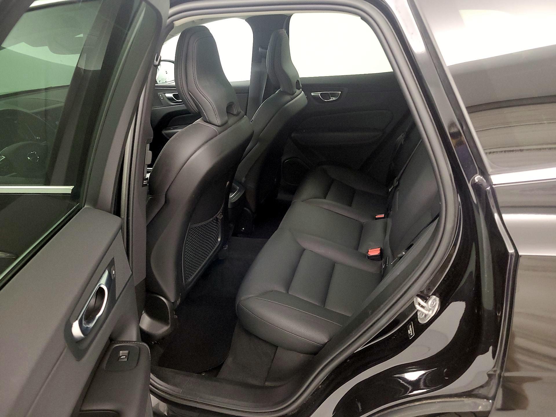 Thumbnail: 2023 Volvo XC60 - 20