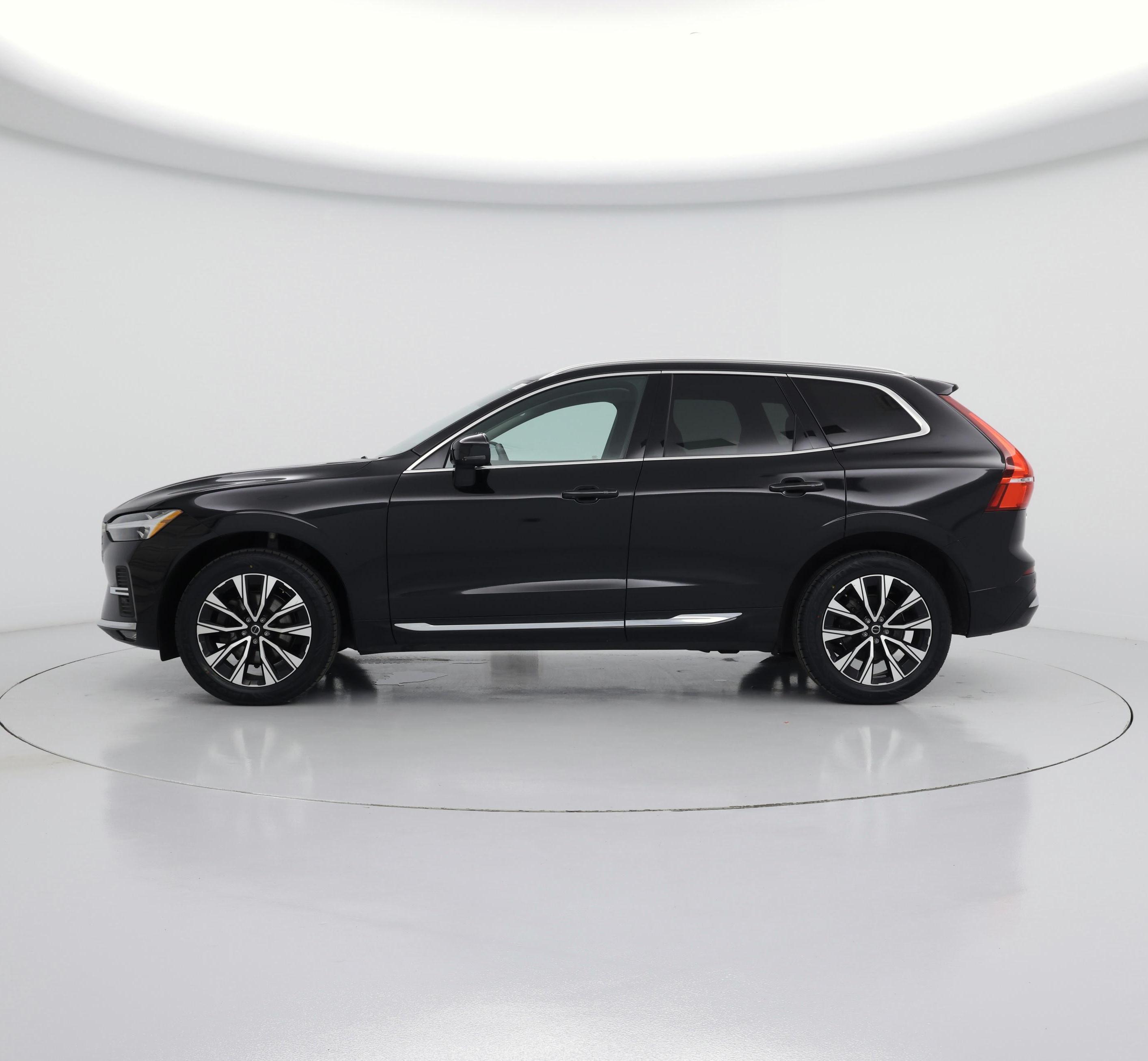 Thumbnail: 2023 Volvo XC60 - 3