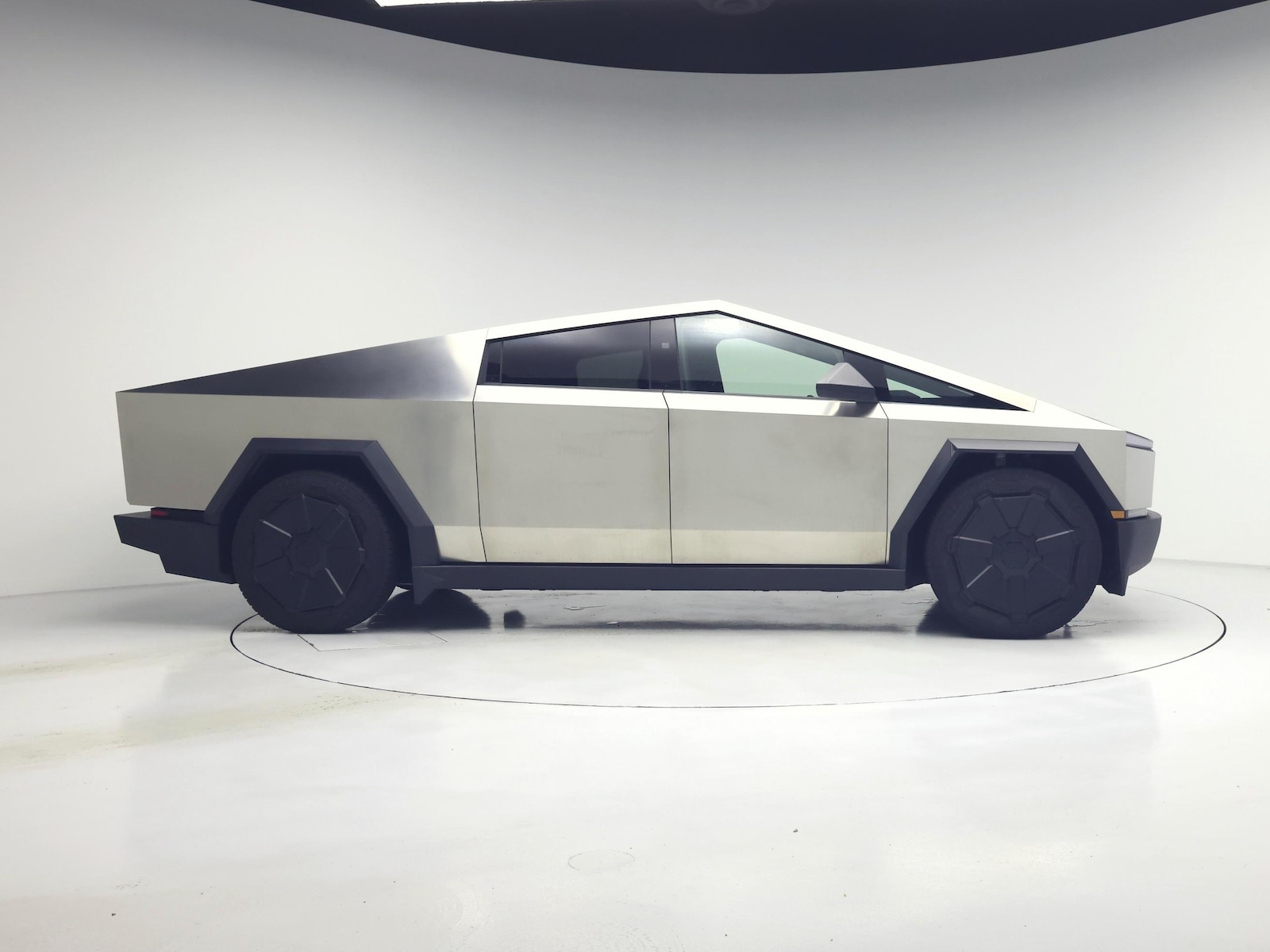 2024 Tesla Cybertruck Cyberbeast - Photo 8