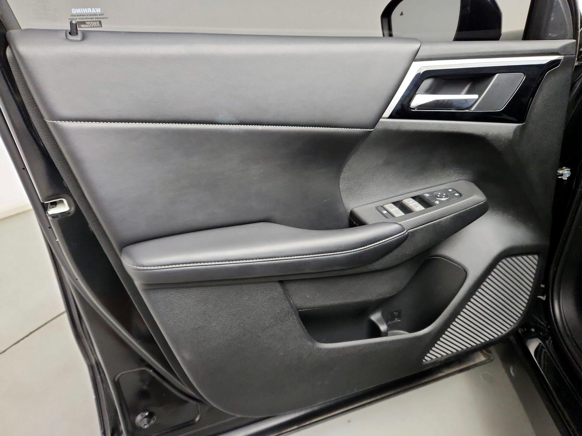 Thumbnail: 2022 Mitsubishi Outlander - 12