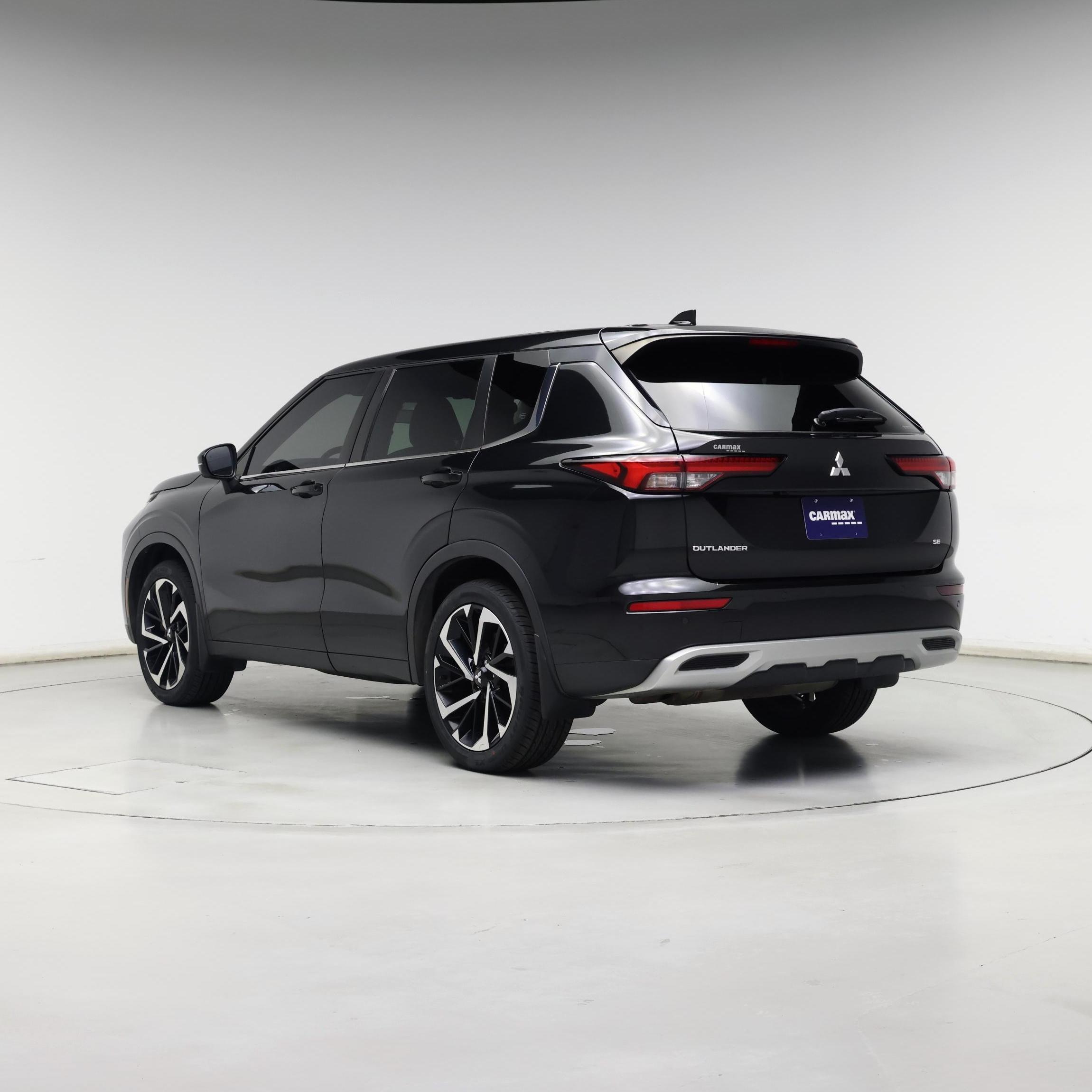 Thumbnail: 2022 Mitsubishi Outlander - 2