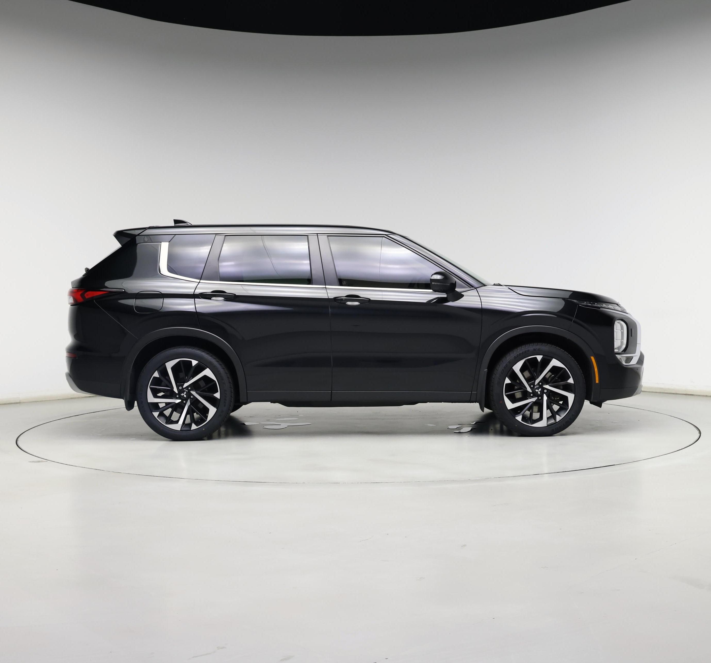 Thumbnail: 2022 Mitsubishi Outlander - 7