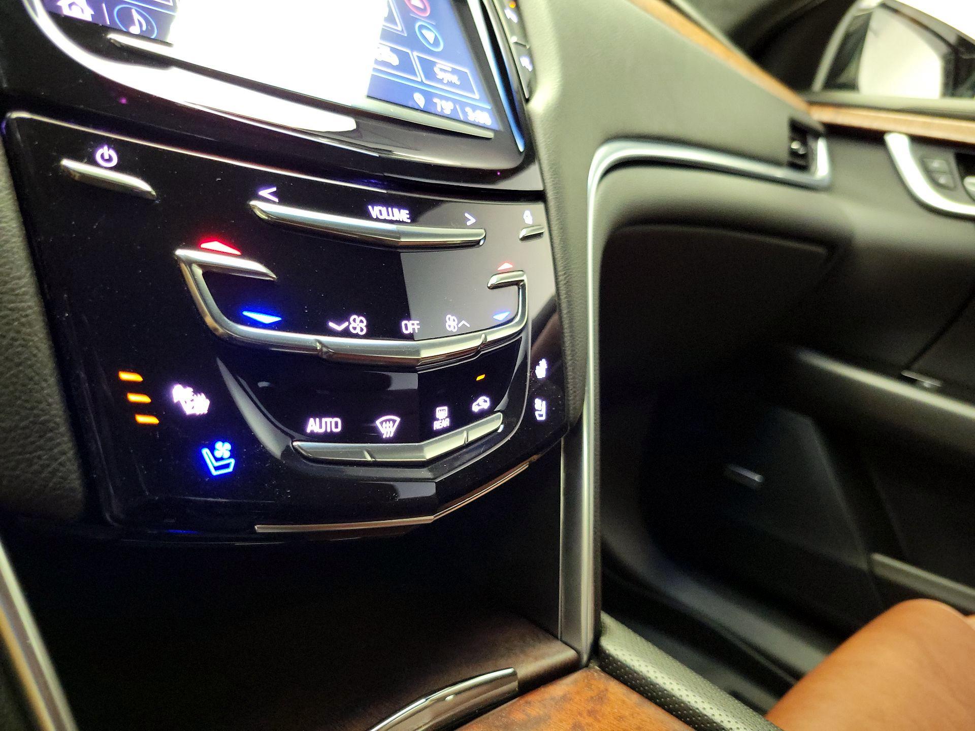 Thumbnail: 2019 Cadillac XTS - 17