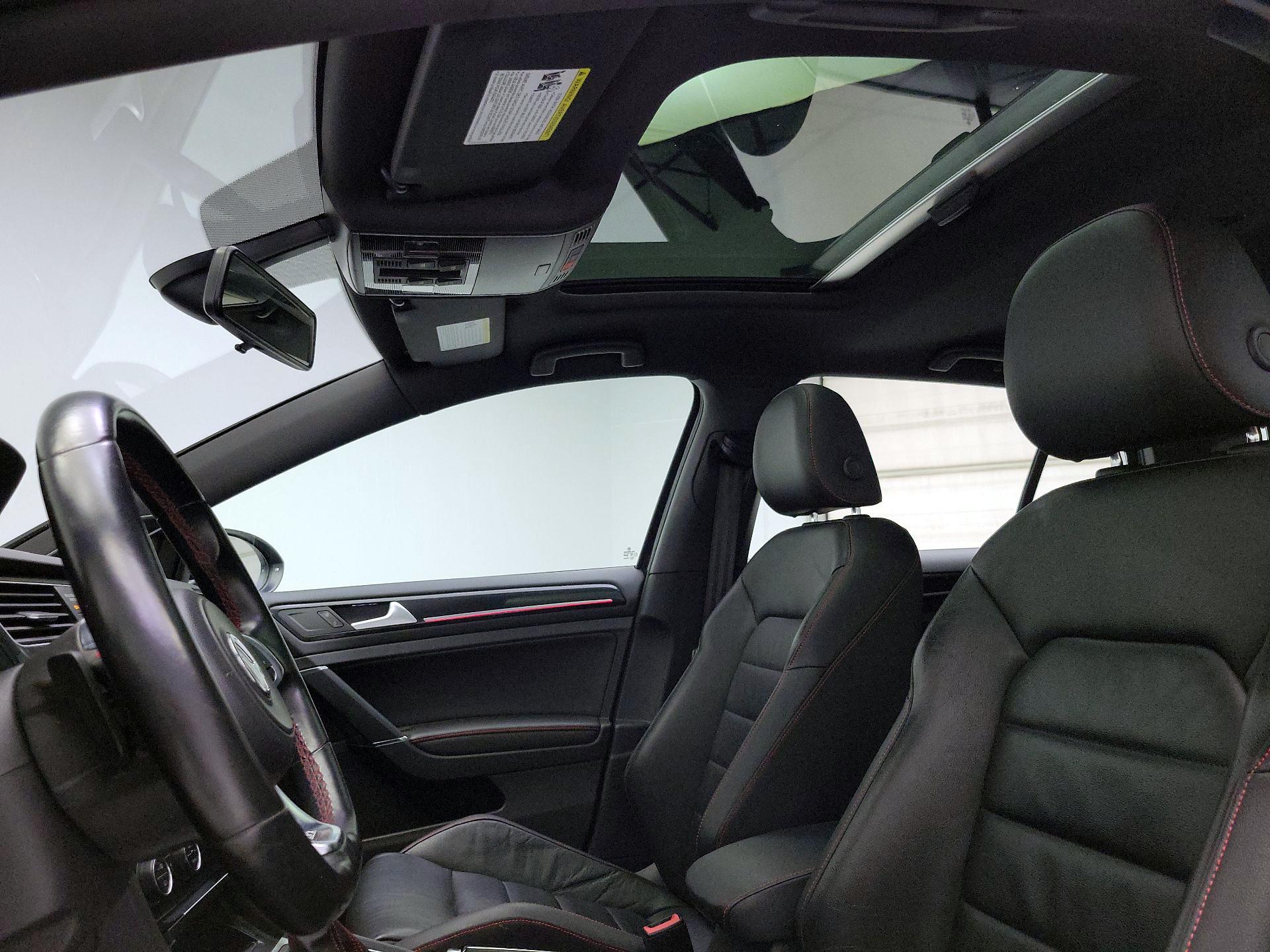 Thumbnail: 2016 Volkswagen Golf - 19