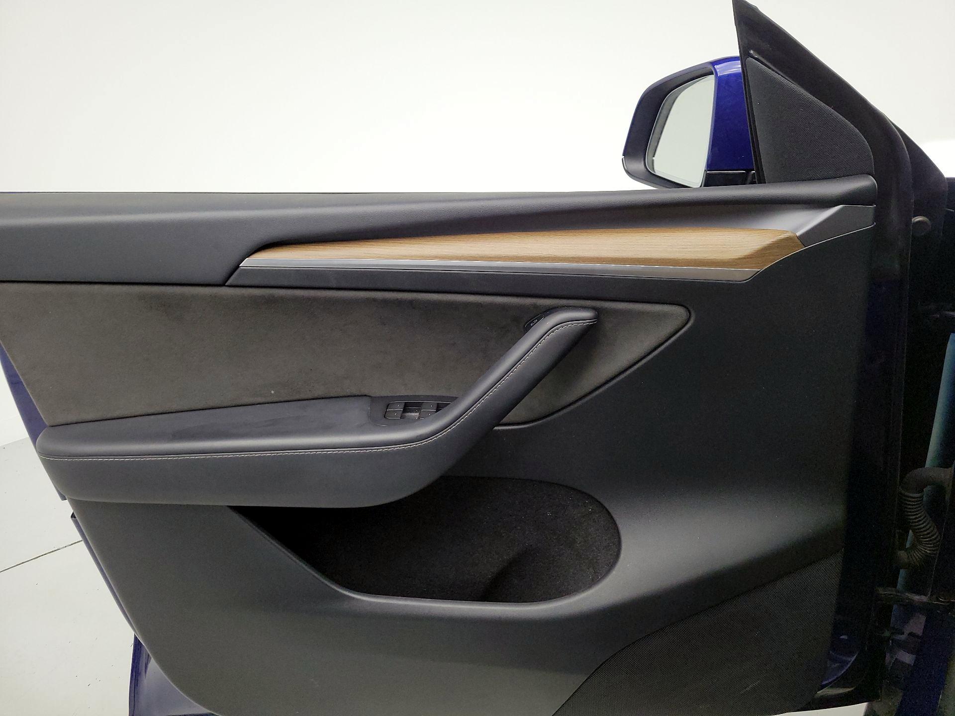 Thumbnail: 2023 Tesla Model Y - 12