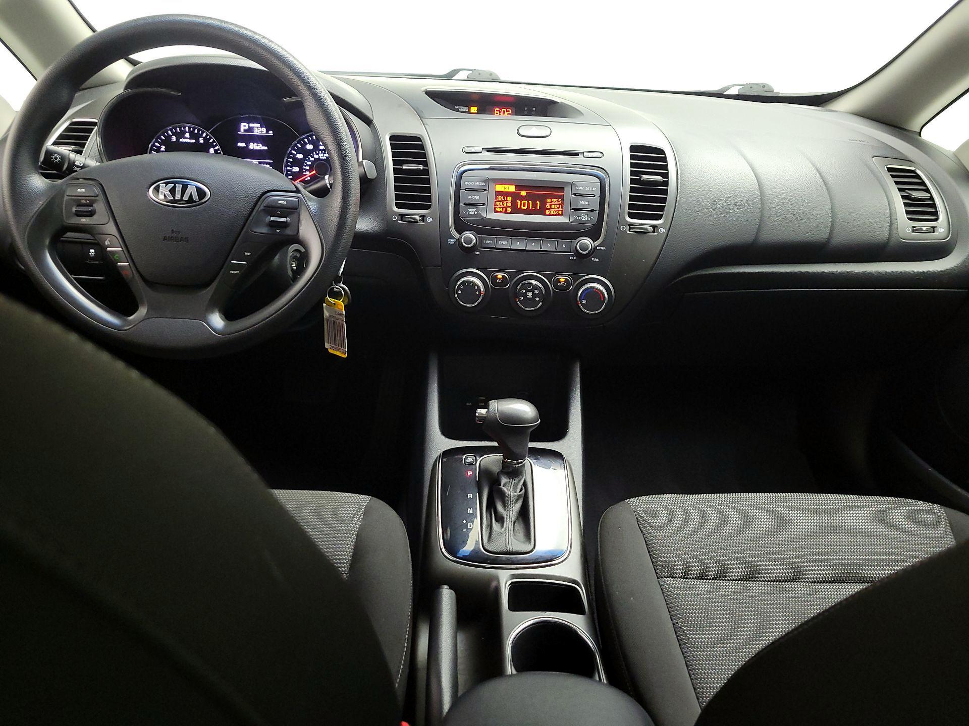Thumbnail: 2017 Kia Forte - 9