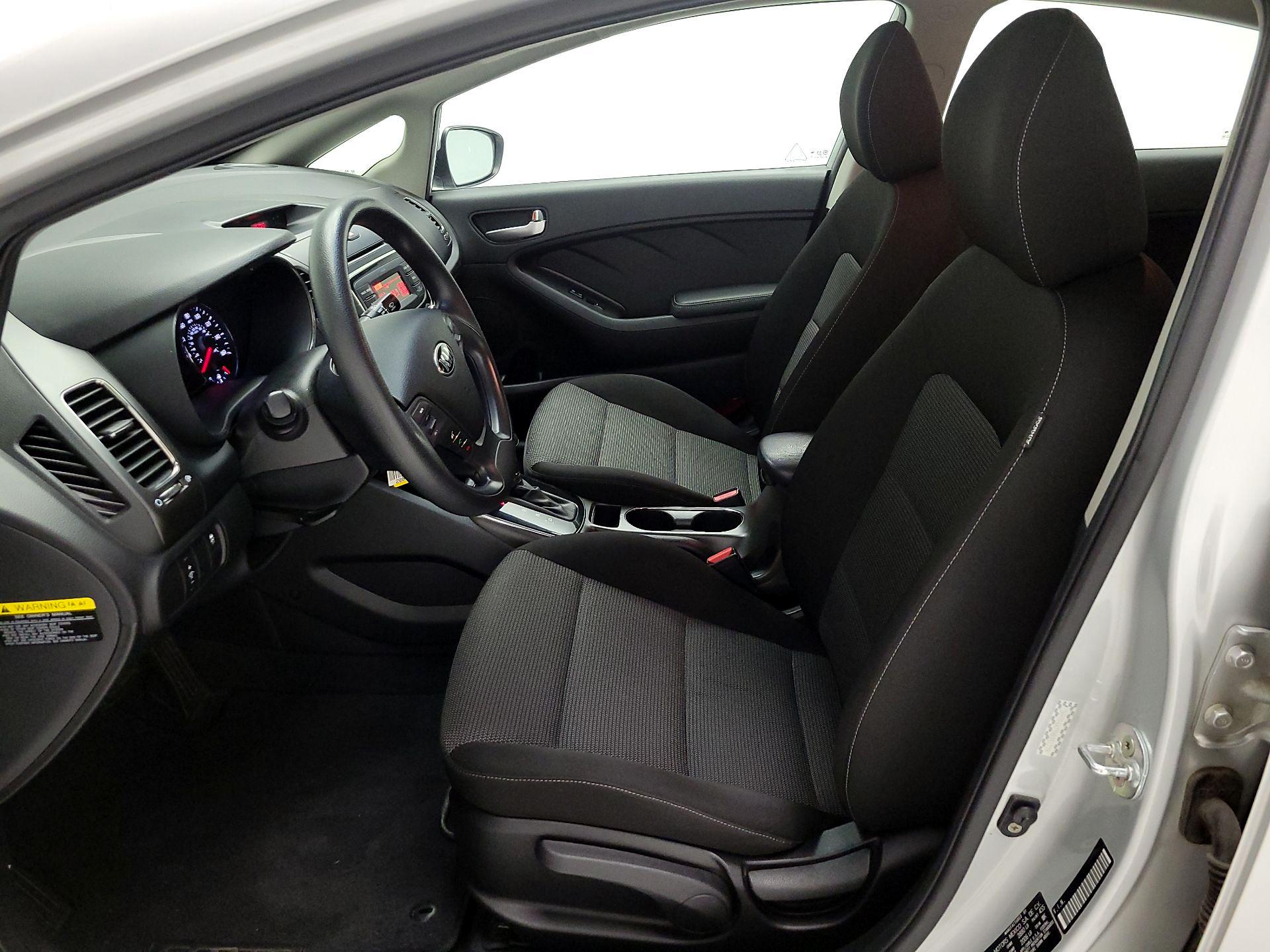 Thumbnail: 2017 Kia Forte - 11