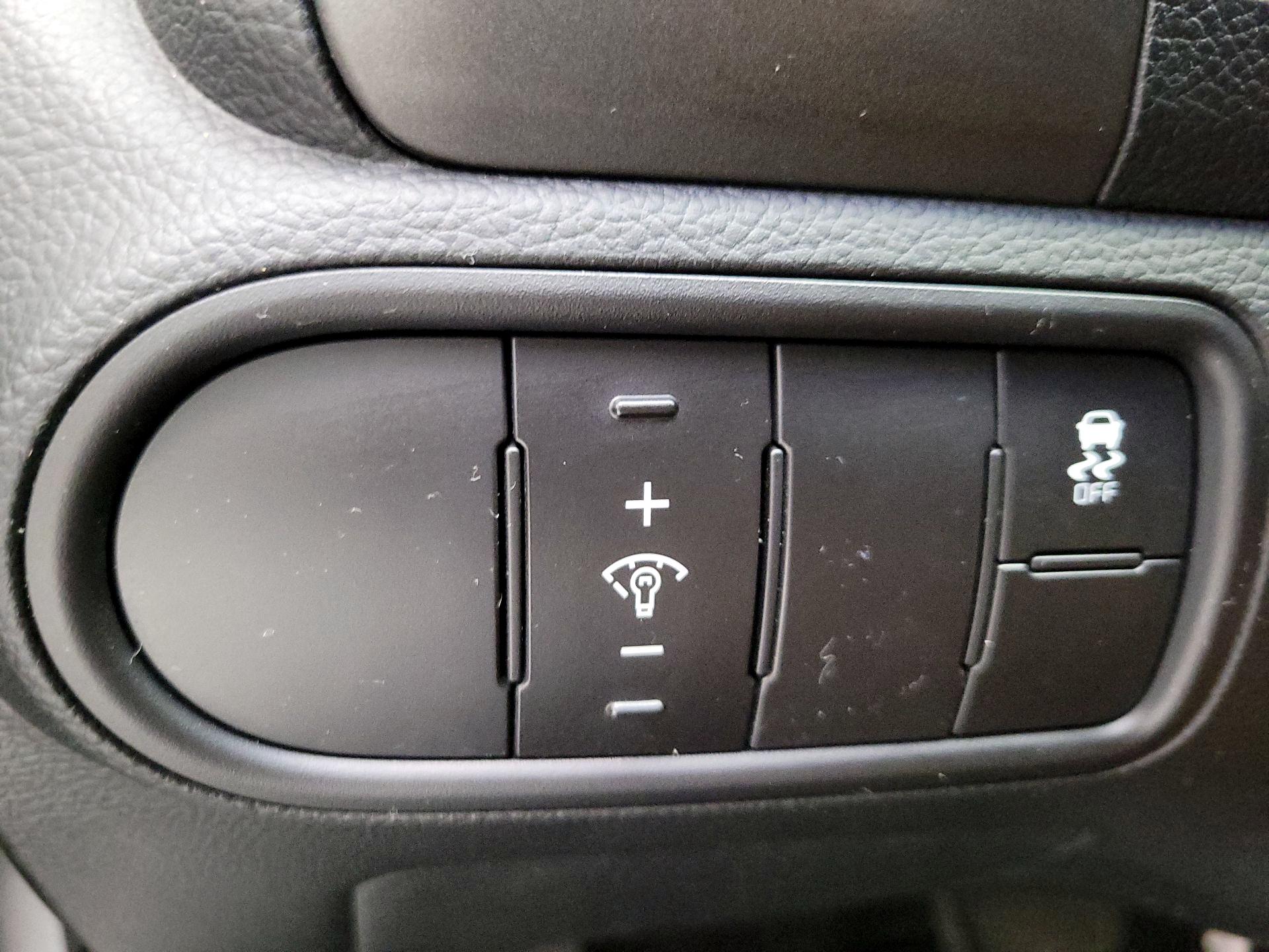 Thumbnail: 2017 Kia Forte - 13