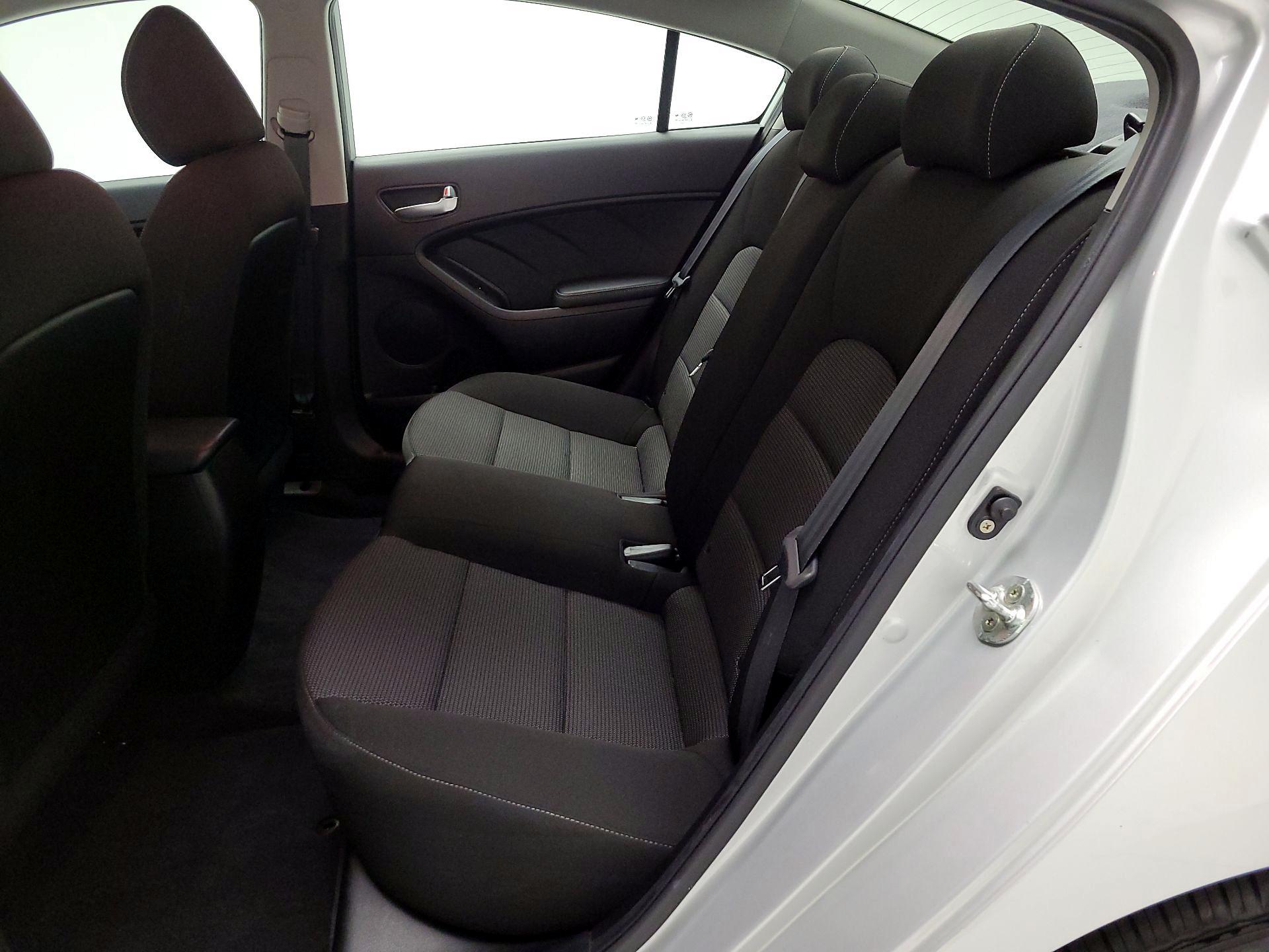 Thumbnail: 2017 Kia Forte - 18