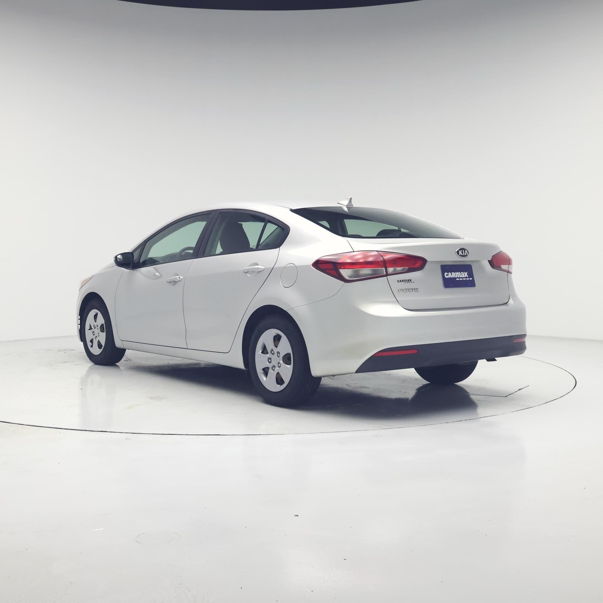 Thumbnail: 2017 Kia Forte - 2