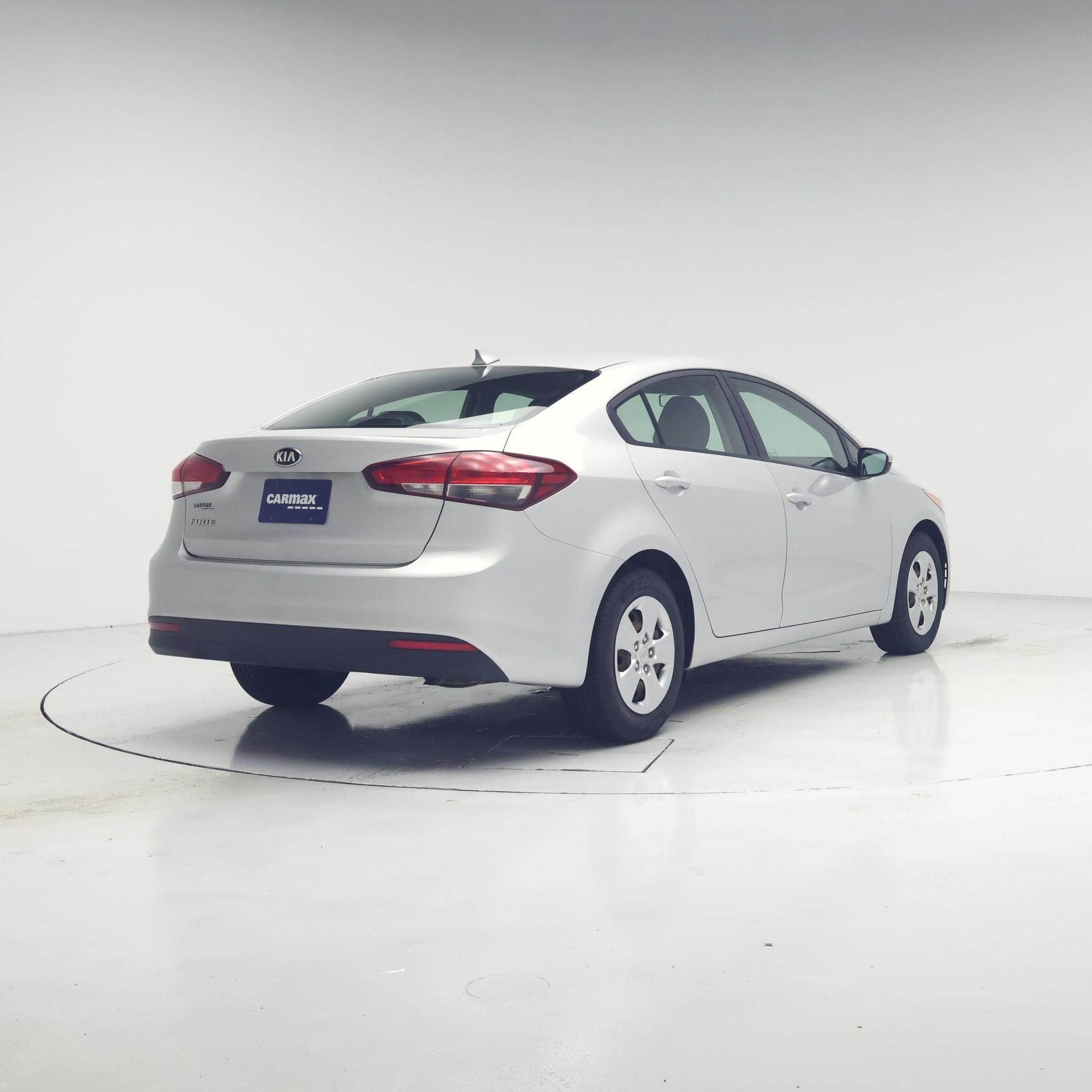 Thumbnail: 2017 Kia Forte - 8
