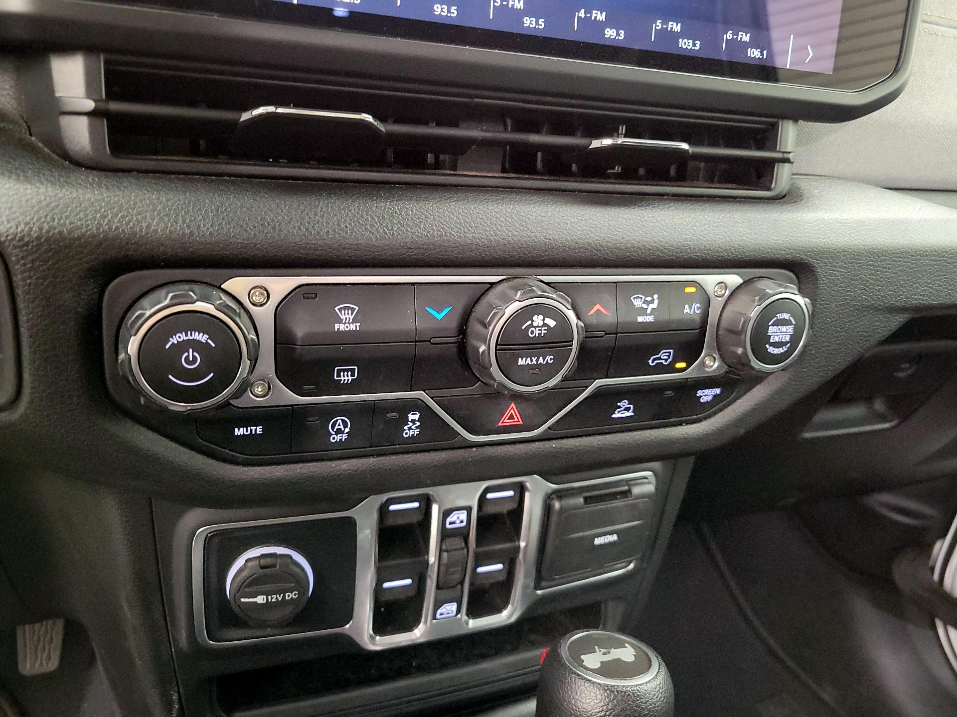 Thumbnail: 2025 Jeep Wrangler - 16