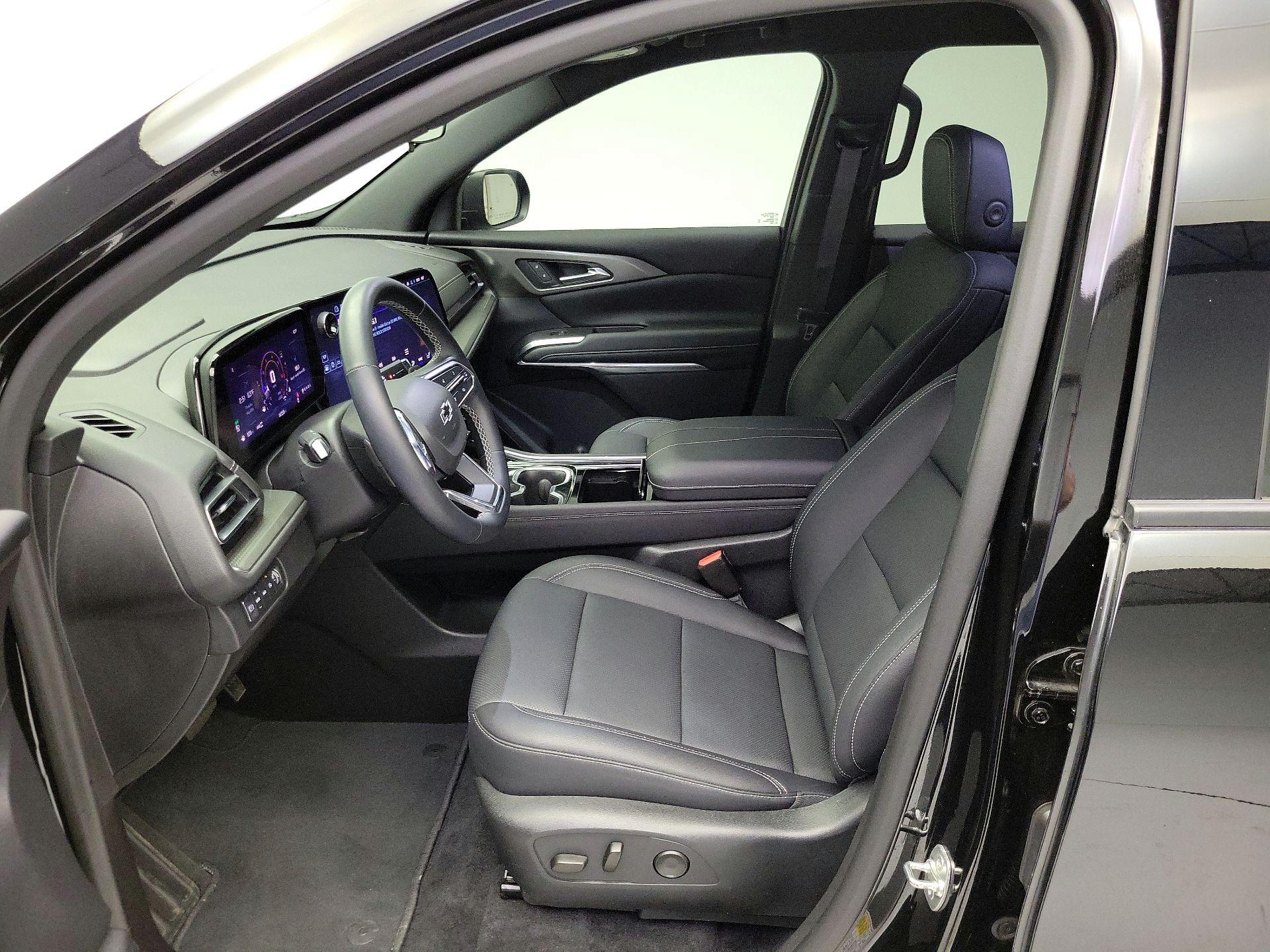 Thumbnail: 2024 Chevrolet Traverse - 11