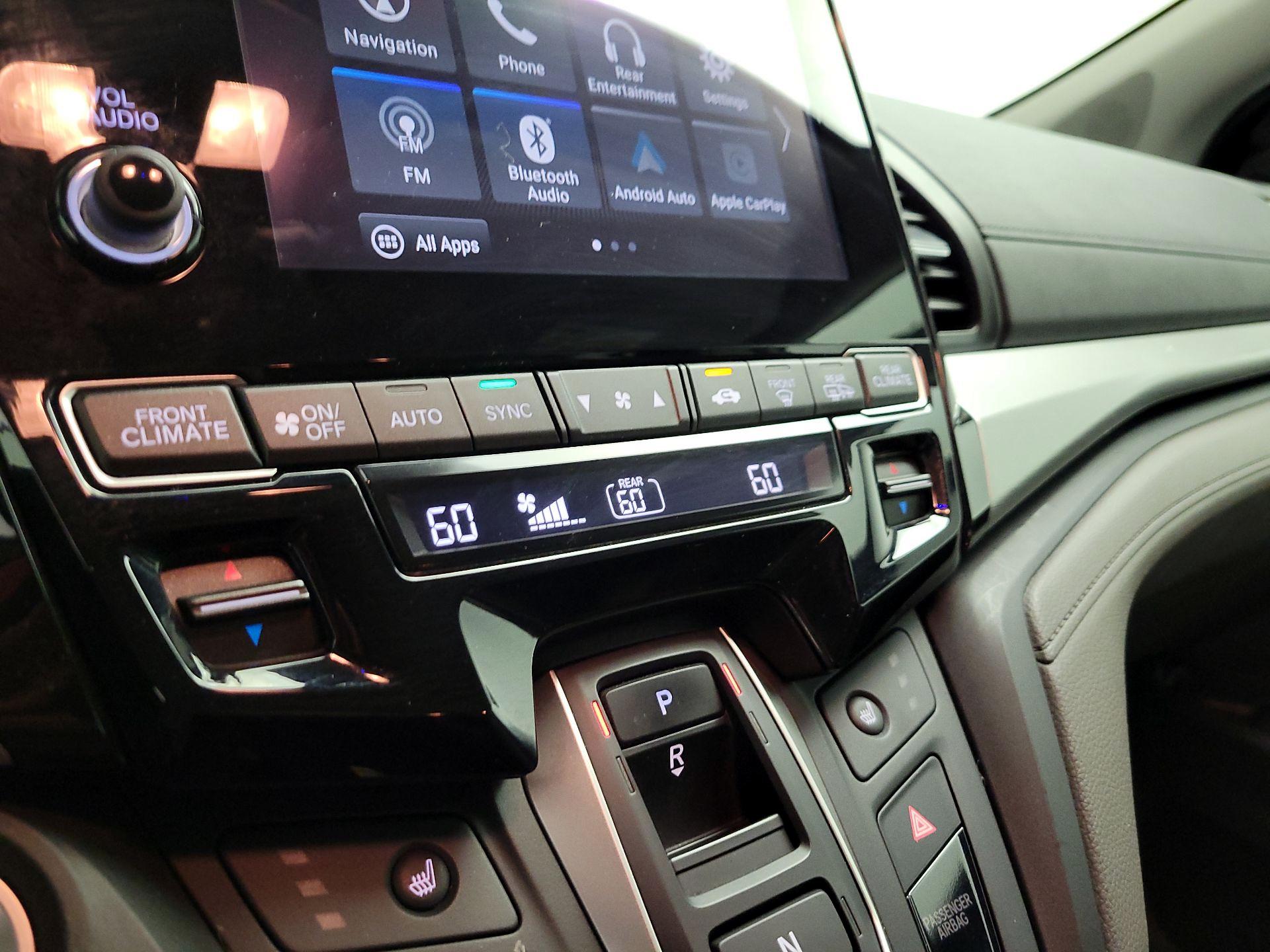 Thumbnail: 2019 Honda Odyssey - 14