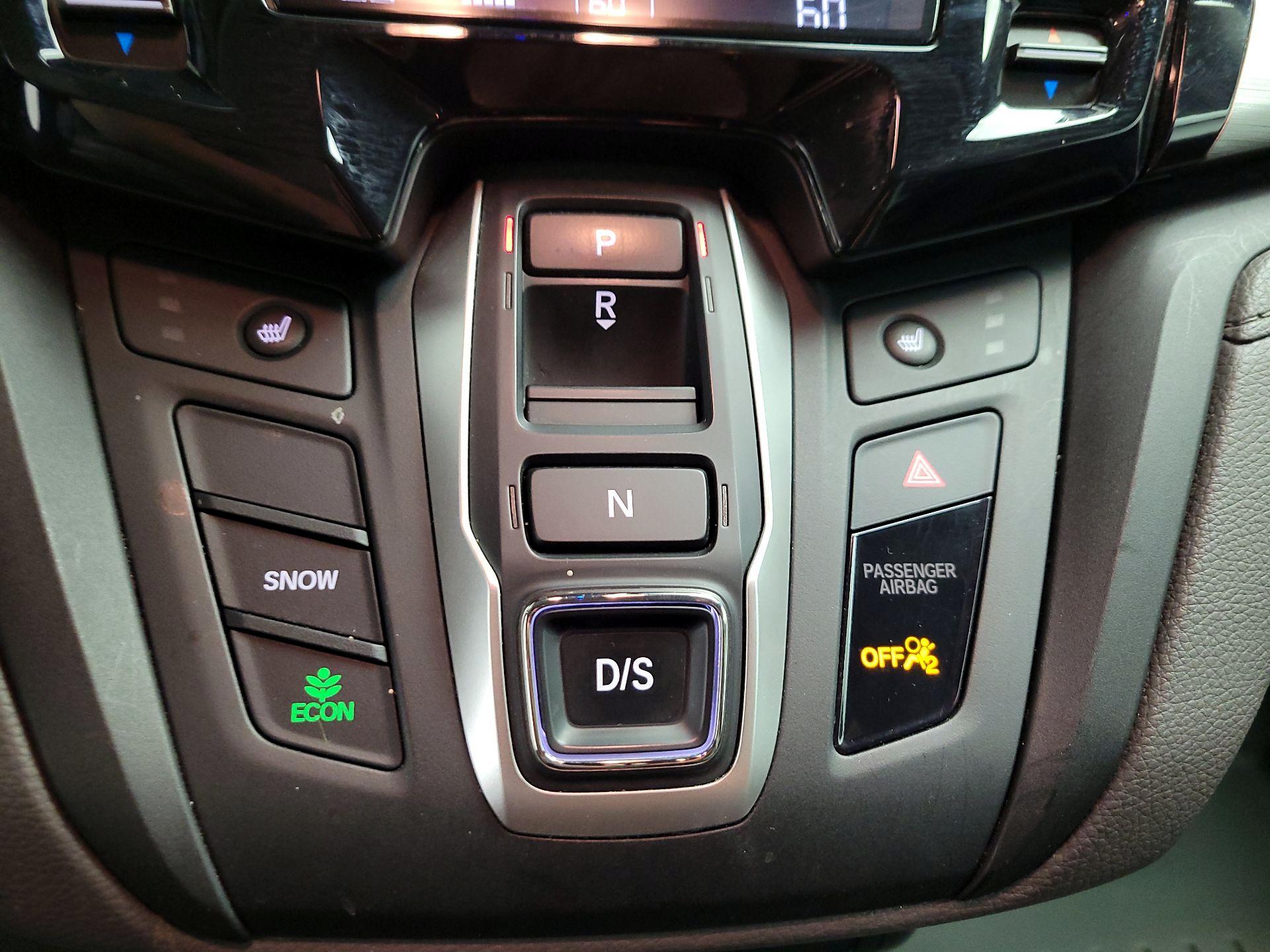 Thumbnail: 2019 Honda Odyssey - 15